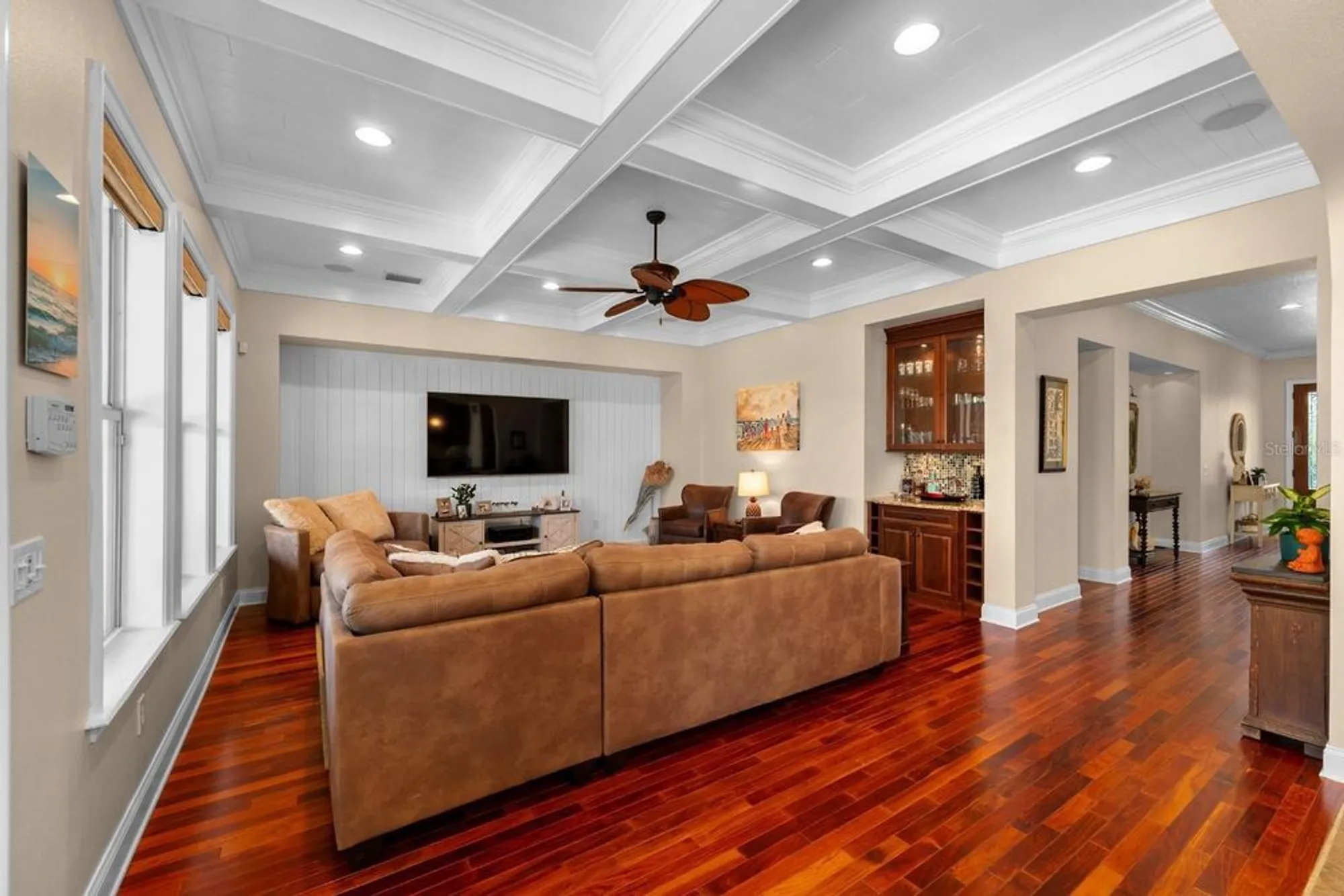 Property Slideshow image 13 of 45 | 703 islebay dr, Apollo Beach, FL, 33572