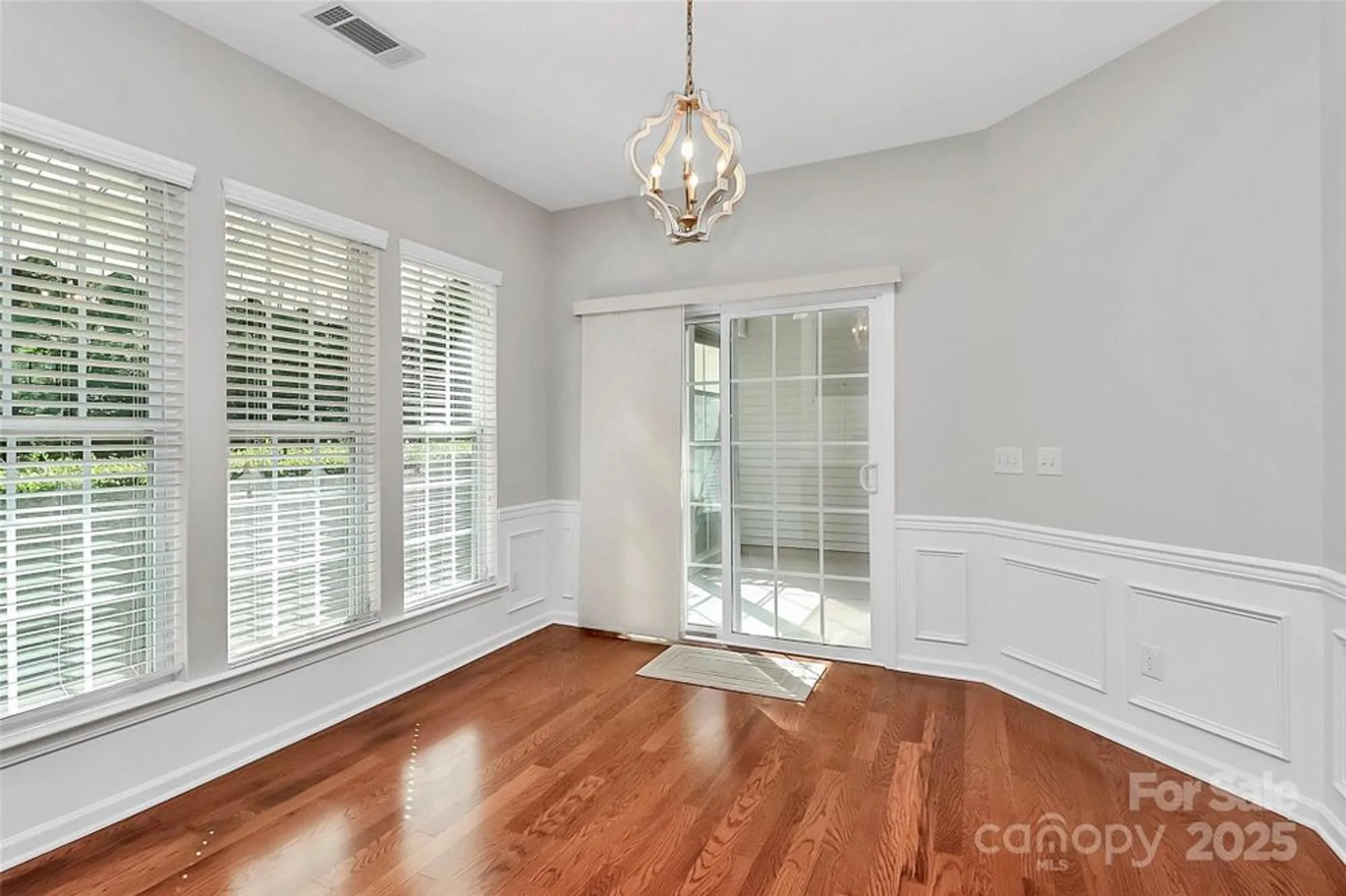 Property Slideshow image 14 of 48 | 911 lily magnolia ct, Fort Mill, SC, 29707