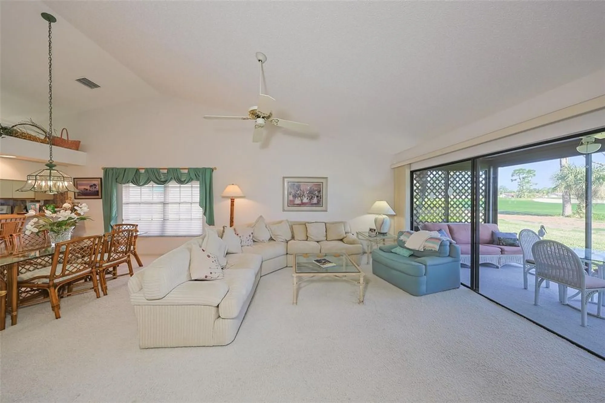 Property Slideshow image 13 of 56 | 5941 clubside dr # 5941, Sarasota, FL, 34243