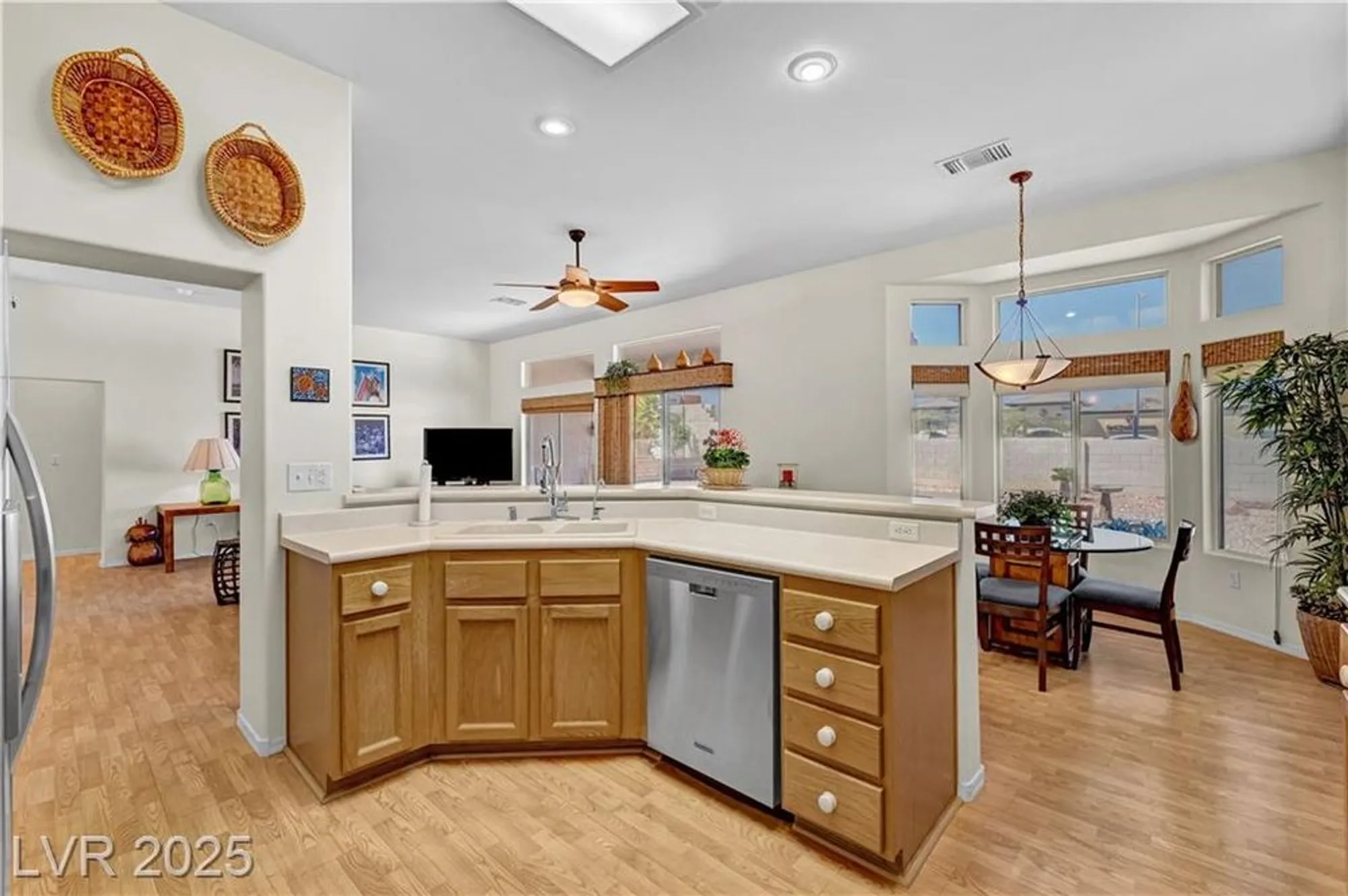Property Slideshow image 21 of 78 | 10020 villa ridge dr, Las Vegas, NV, 89134