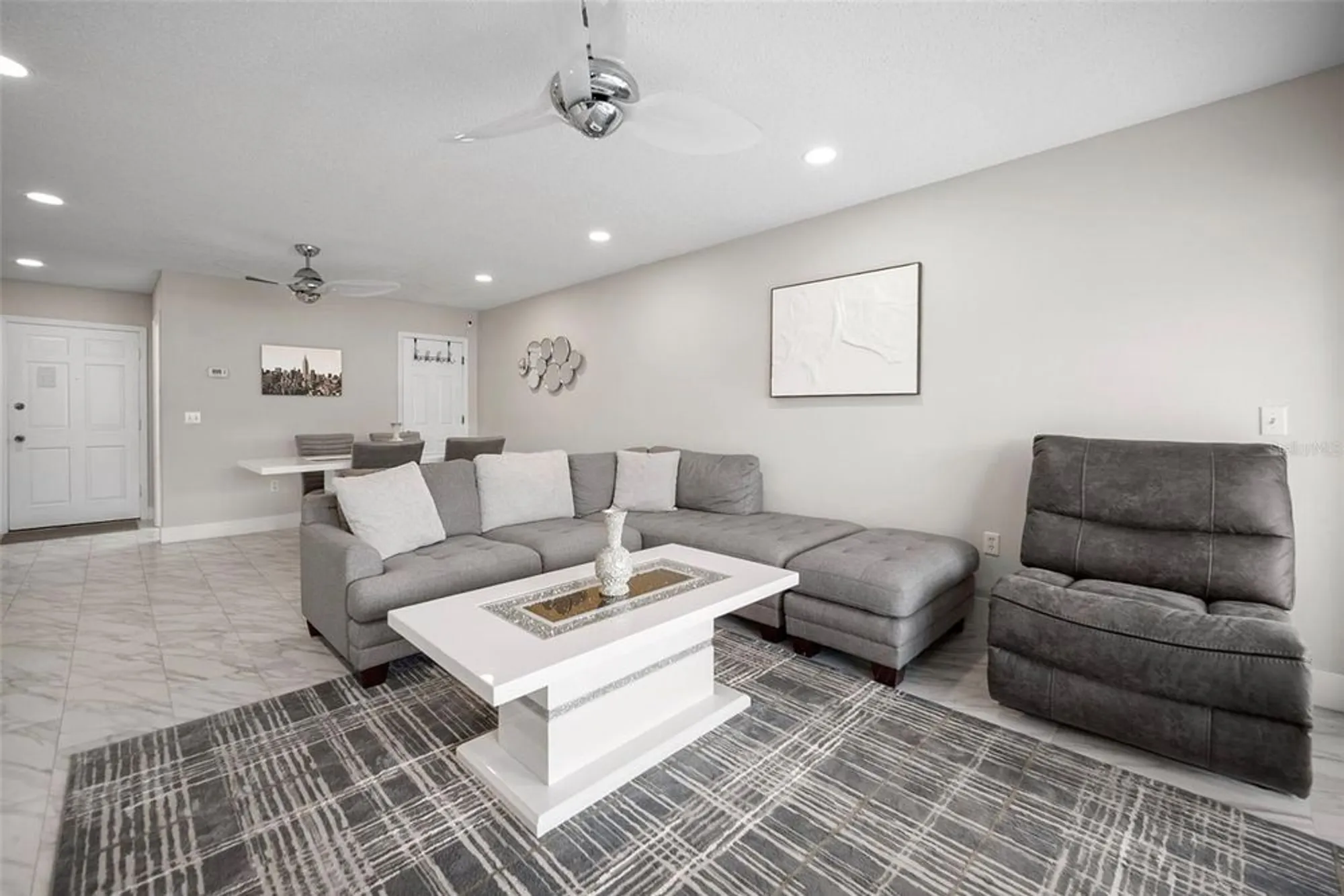 Property Slideshow image 12 of 27 | 19029 us highway 19 n apt 6-16, Clearwater, FL, 33764