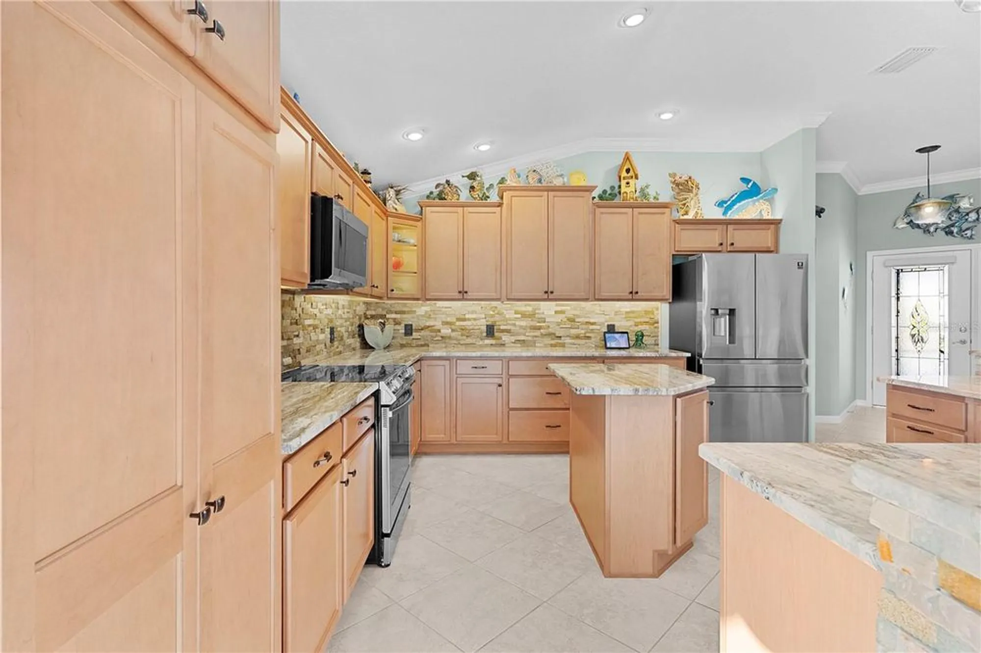 Property Slideshow image 14 of 65 | 16839 se 91st crenshaw ter, The Villages, FL, 32162