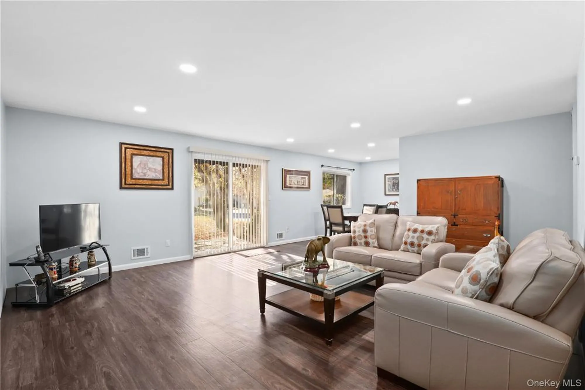 Property Slideshow image 3 of 30 | 98 molly pitcher ln a, Yorktown Heights, NY, 10598