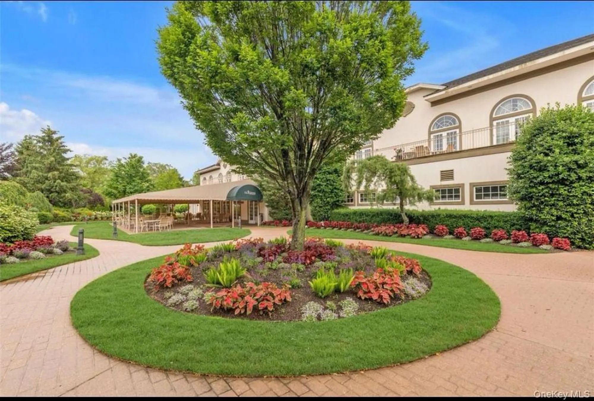 Property Slideshow image 25 of 29 | 1126 savoy dr, Melville, NY, 11747