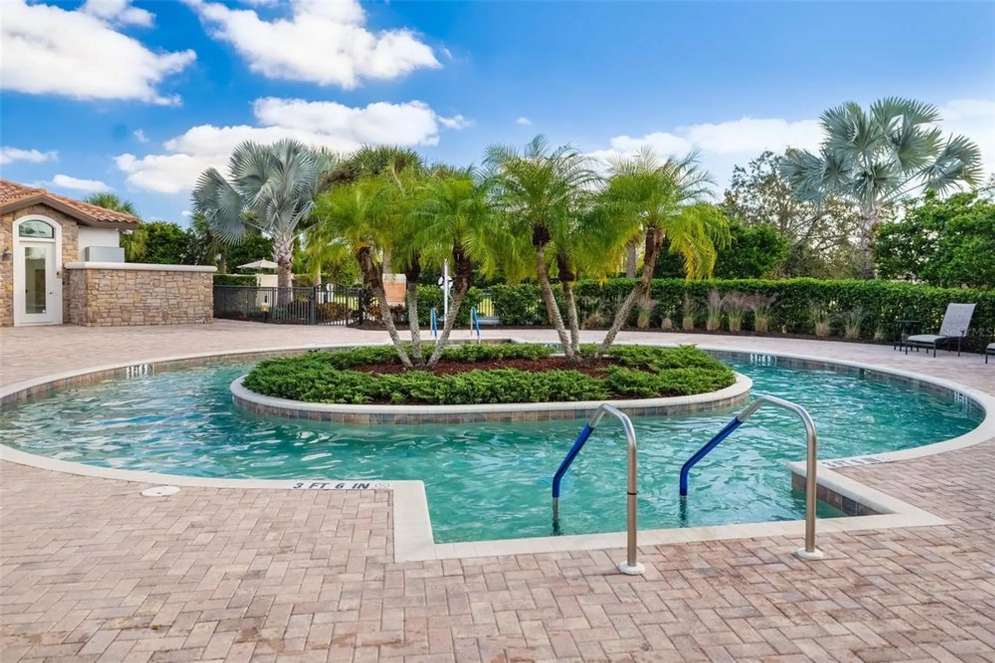 Property Slideshow image 49 of 55 | 5043 serata dr, Bradenton, FL, 34211
