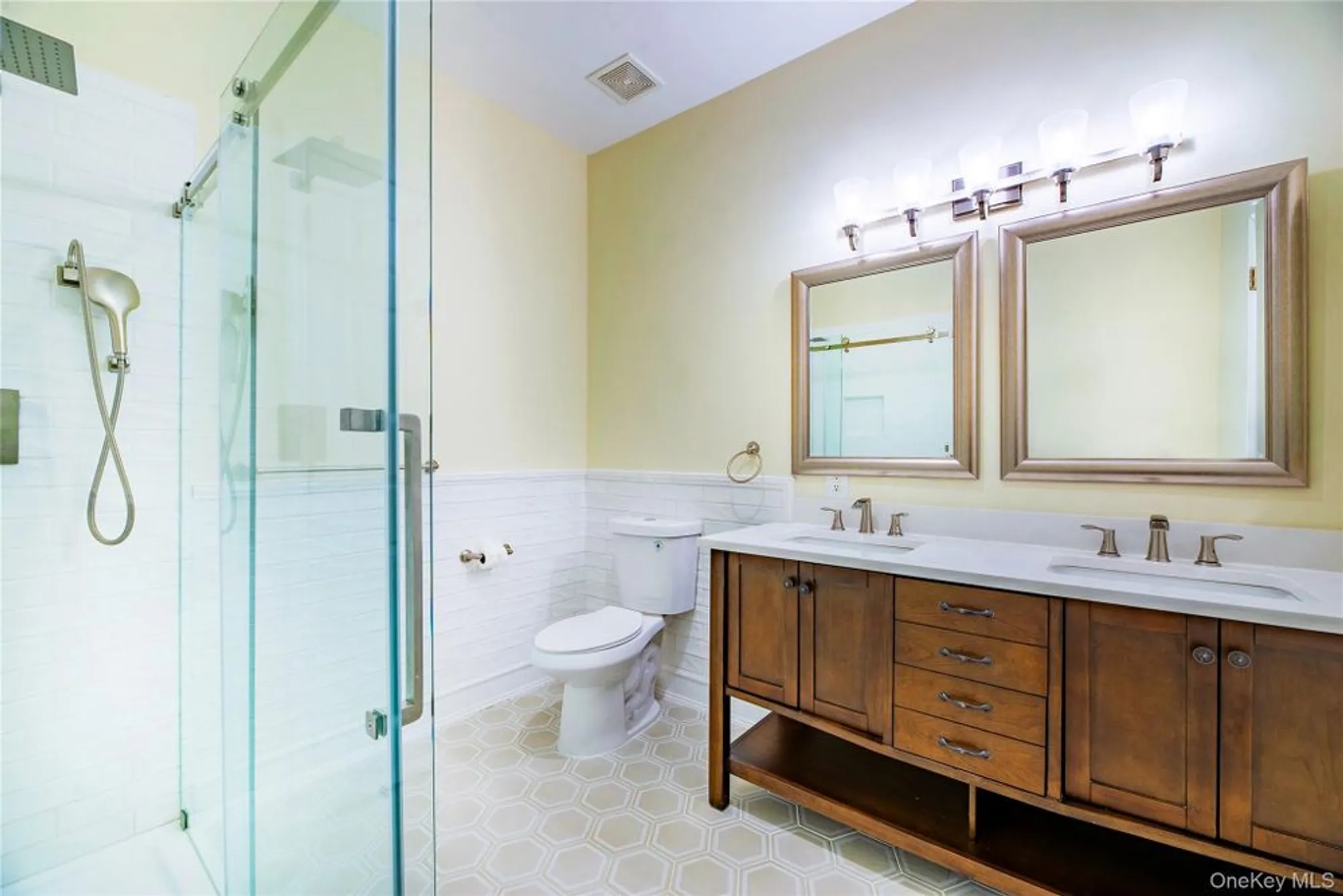 Property Slideshow image 20 of 32 | 521 highland ct # 521, Moriches, NY, 11955