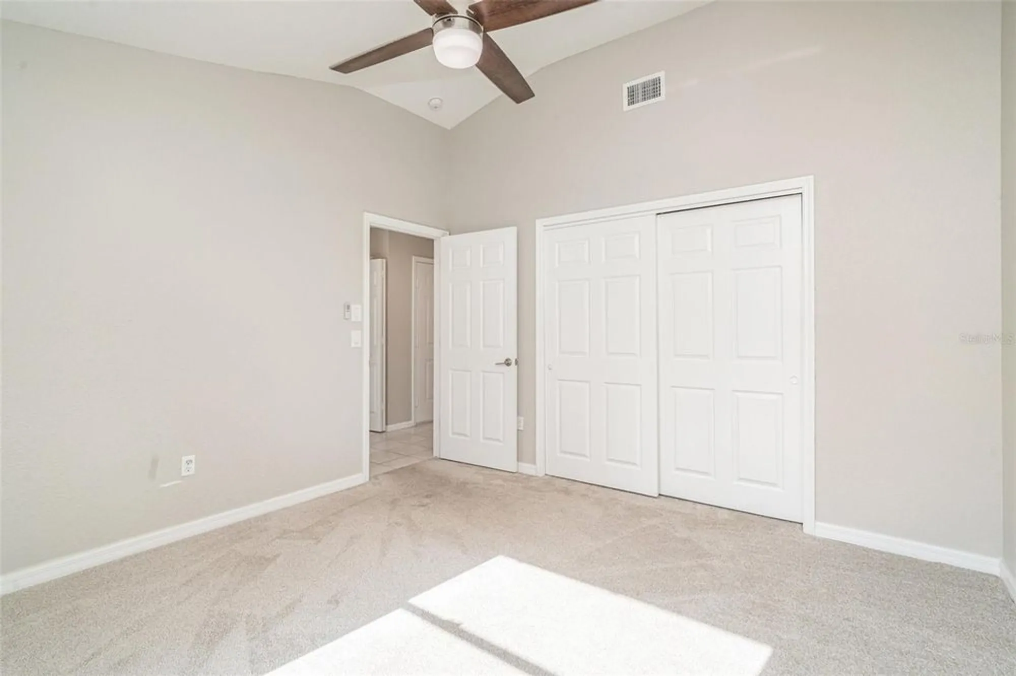 Property Slideshow image 16 of 55 | 3101 club dr 220, Port Charlotte, FL, 33953