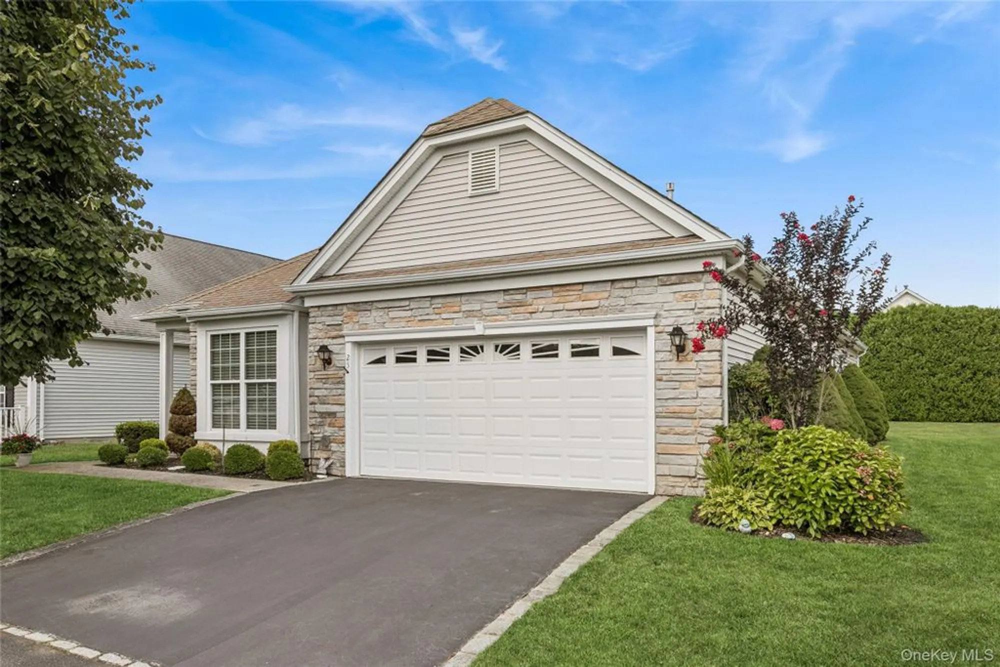 Property Slideshow image 2 of 40 | 25 louden loop, Mount Sinai, NY, 11766