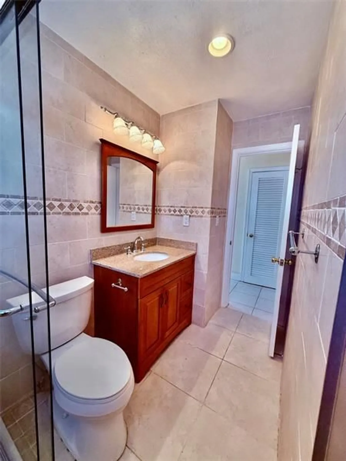 Property Slideshow image 15 of 19 | 4605 nw 49th st, Tamarac, FL, 33319