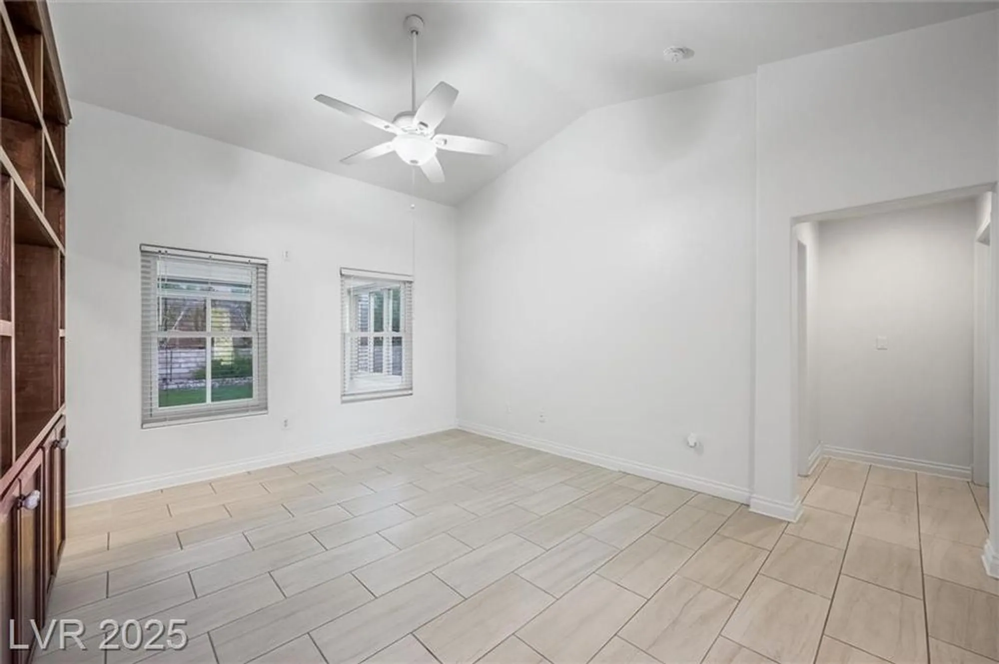 Property Slideshow image 10 of 52 | 2725 byron dr, Las Vegas, NV, 89134