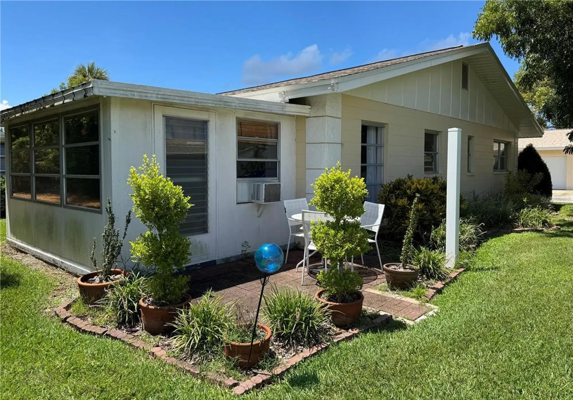 Property Slideshow image 19 of 20 | 857 cambridge ct, Dunedin, FL, 34698