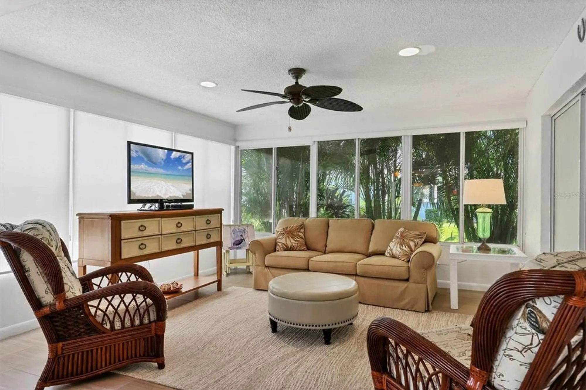 Property Slideshow image 26 of 63 | 6465 carrington cir 44, Sarasota, FL, 34238