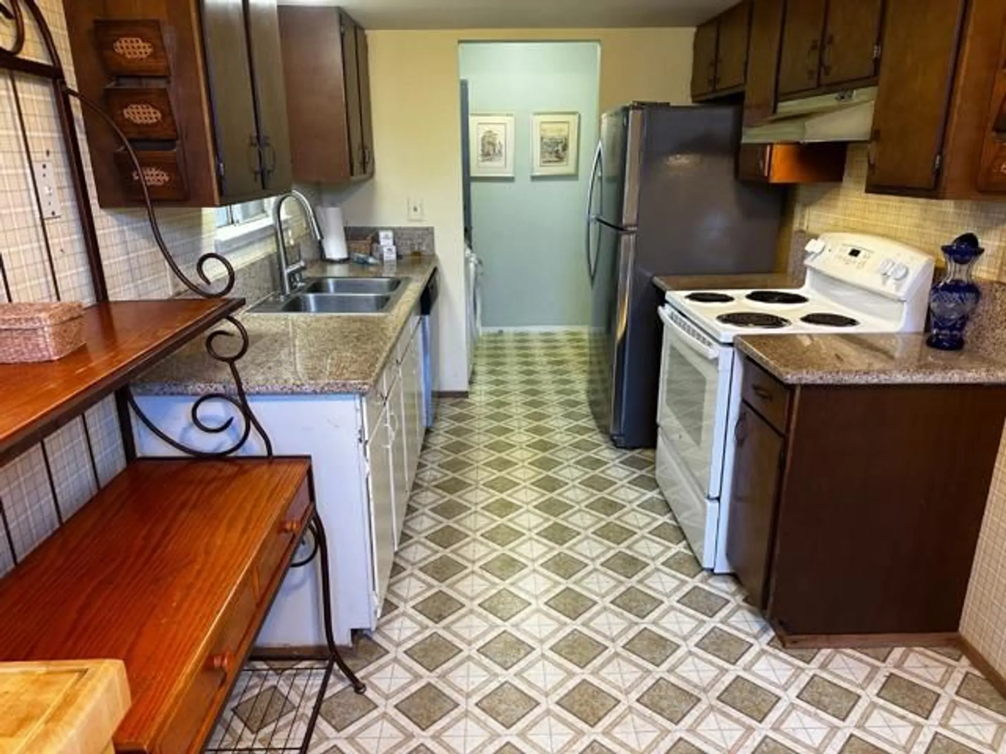 Property Slideshow image 14 of 21 | 563 argos cir, Watsonville, CA, 95076