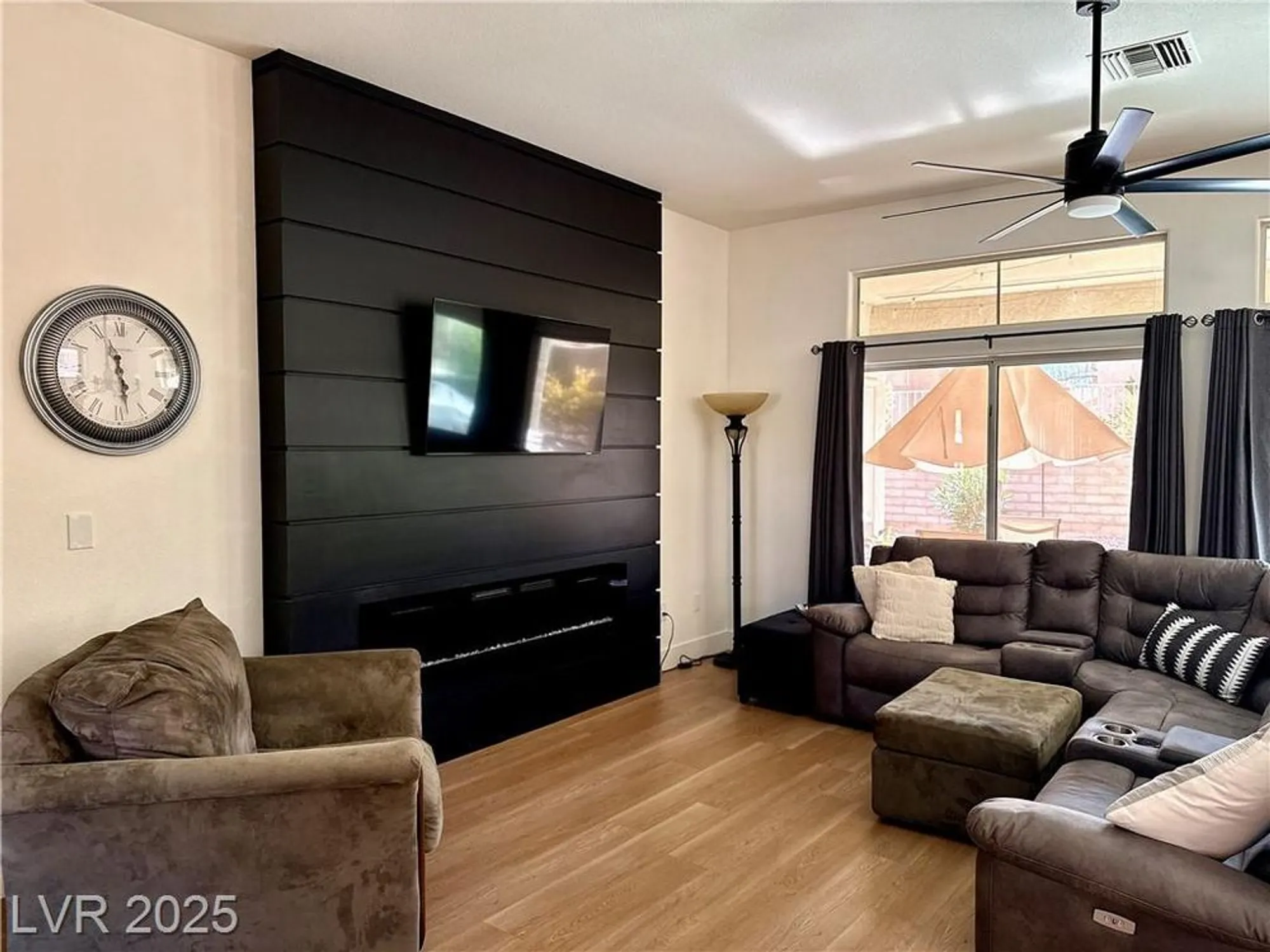 Property Slideshow image 17 of 36 | 10041 netherton dr, Las Vegas, NV, 89134