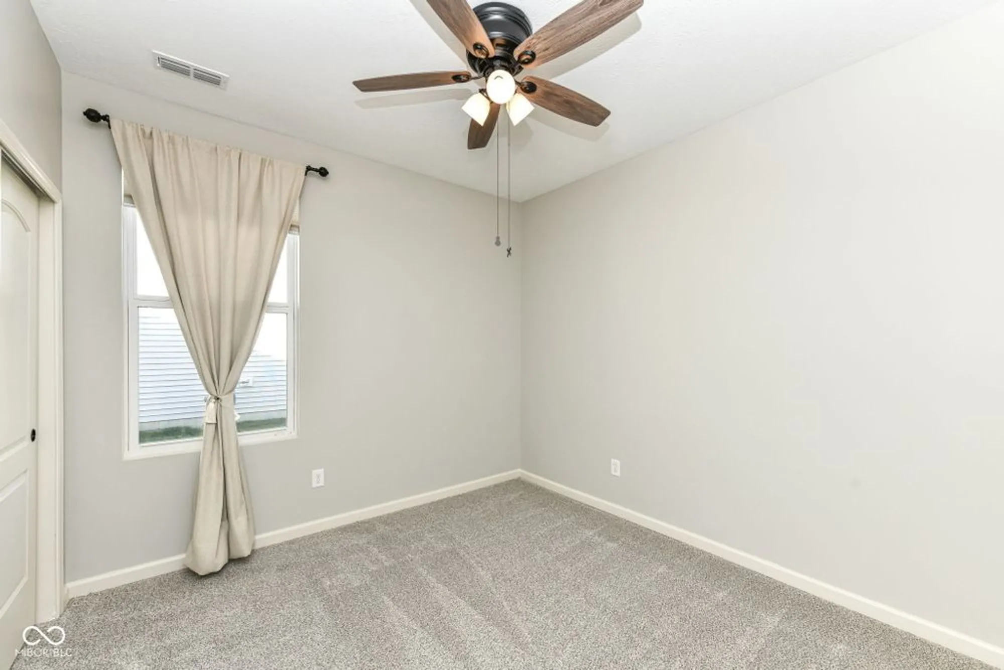 Property Slideshow image 35 of 49 | 13442 mosaic st, Fishers, IN, 46037