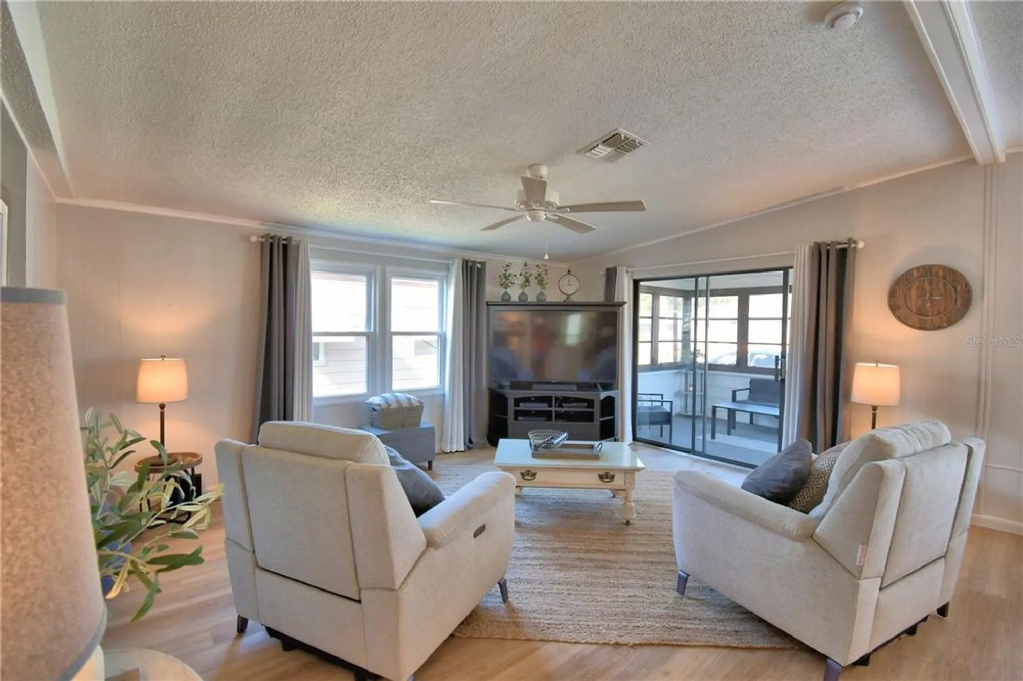 Property Slideshow image 13 of 50 | 4849 goldenview ln, Lakeland, FL, 33811