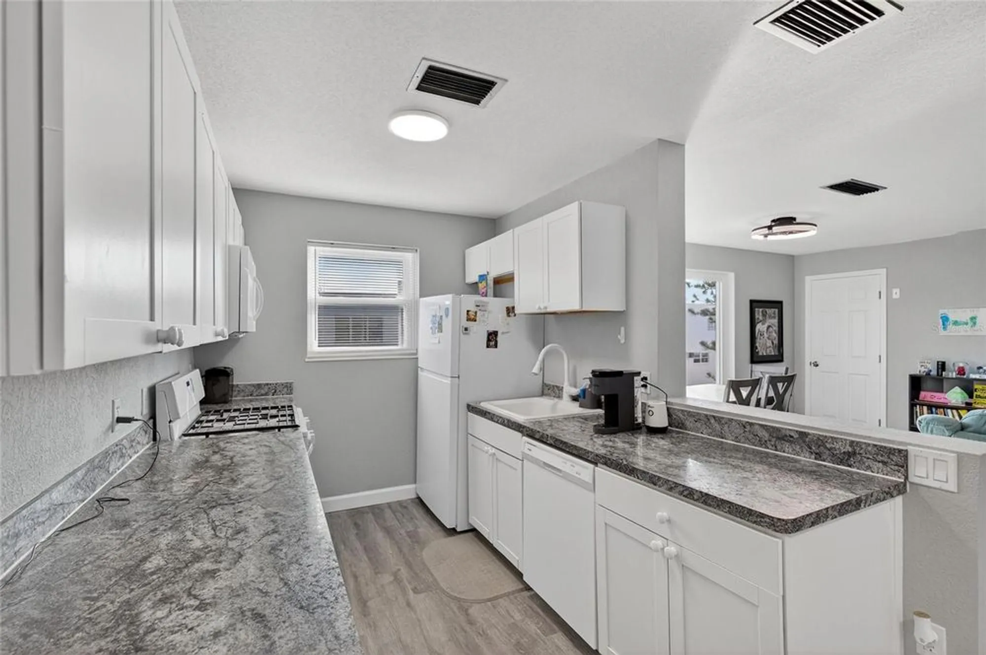 Property Slideshow image 12 of 41 | 5521 80th st n unit 511, Saint Petersburg, FL, 33709