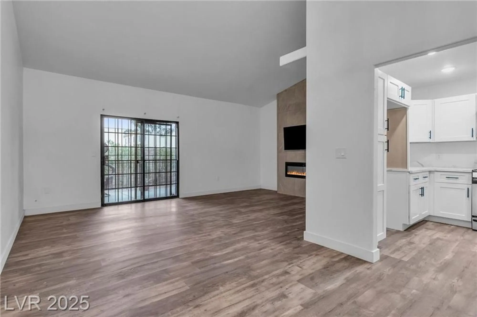 Property Slideshow image 7 of 17 | 2851 s valley view blvd 1098, Las Vegas, NV, 89102