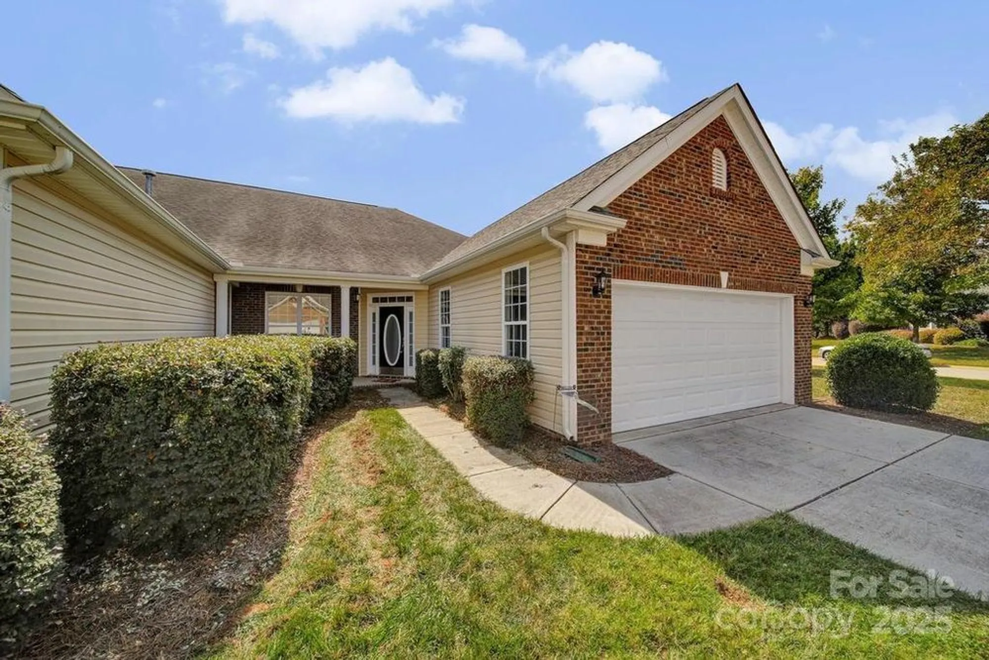 Property Slideshow image 2 of 40 | 328 garnet ct, Fort Mill, SC, 29708