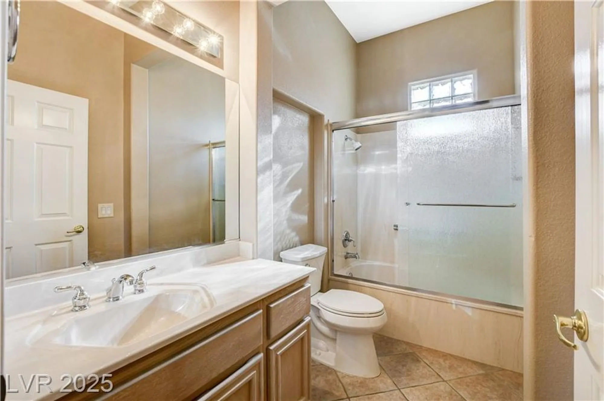 Property Slideshow image 28 of 74 | 1904 hot oak ridge st, Las Vegas, NV, 89134