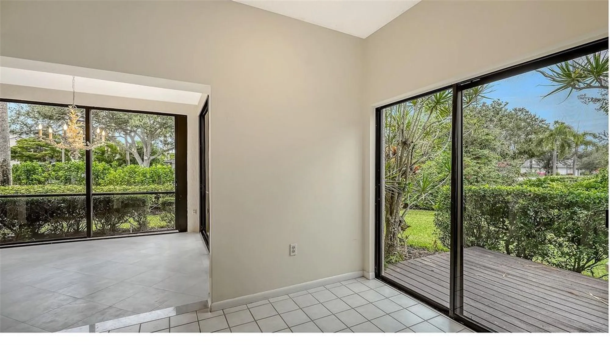 Property Slideshow image 11 of 72 | 1603 starling dr # 101, Sarasota, FL, 34231