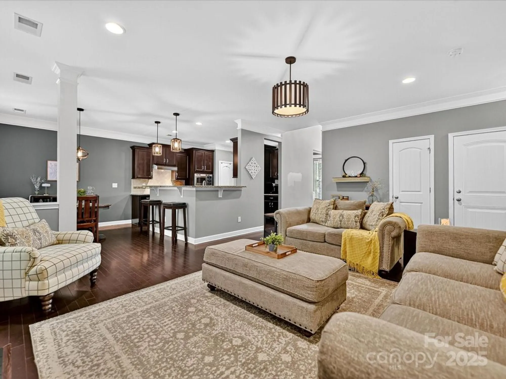Property Slideshow image 8 of 34 | 5004 el molino dr, Charlotte, NC, 28214
