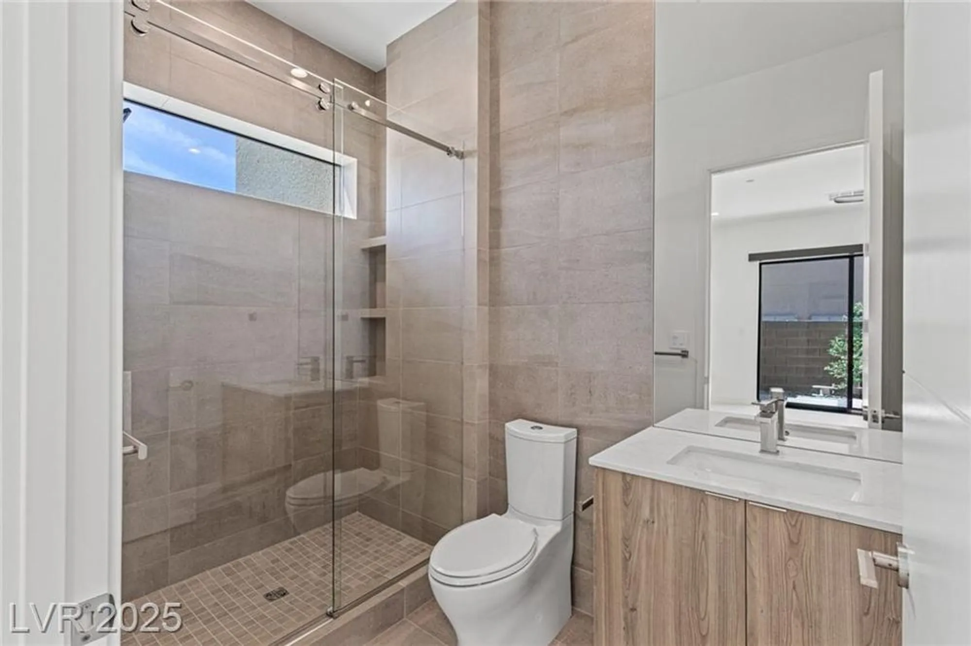 Property Slideshow image 18 of 62 | 1548 pleasant bay ct, Henderson, NV, 89011