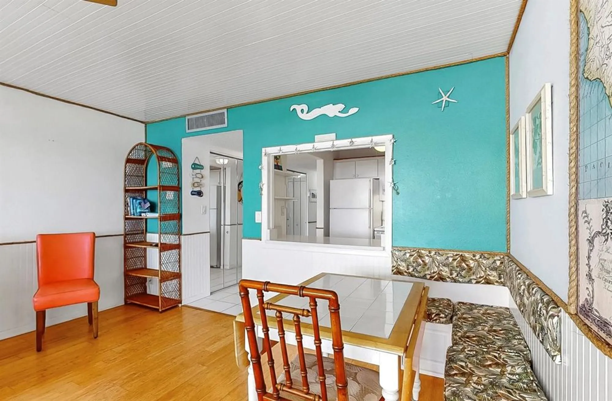 Property Slideshow image 16 of 46 | 4550 cove cir apt 605, Saint Petersburg, FL, 33708