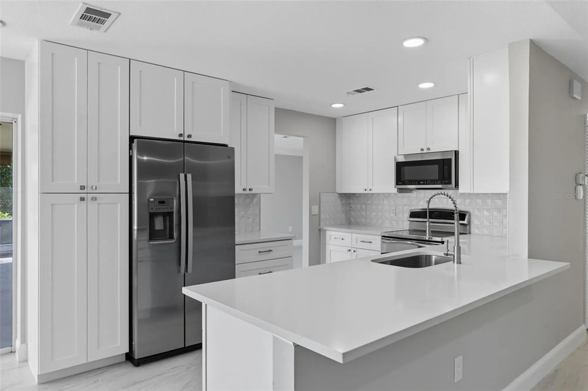 Property Slideshow image 22 of 61 | 6994 country lakes cir, Sarasota, FL, 34243