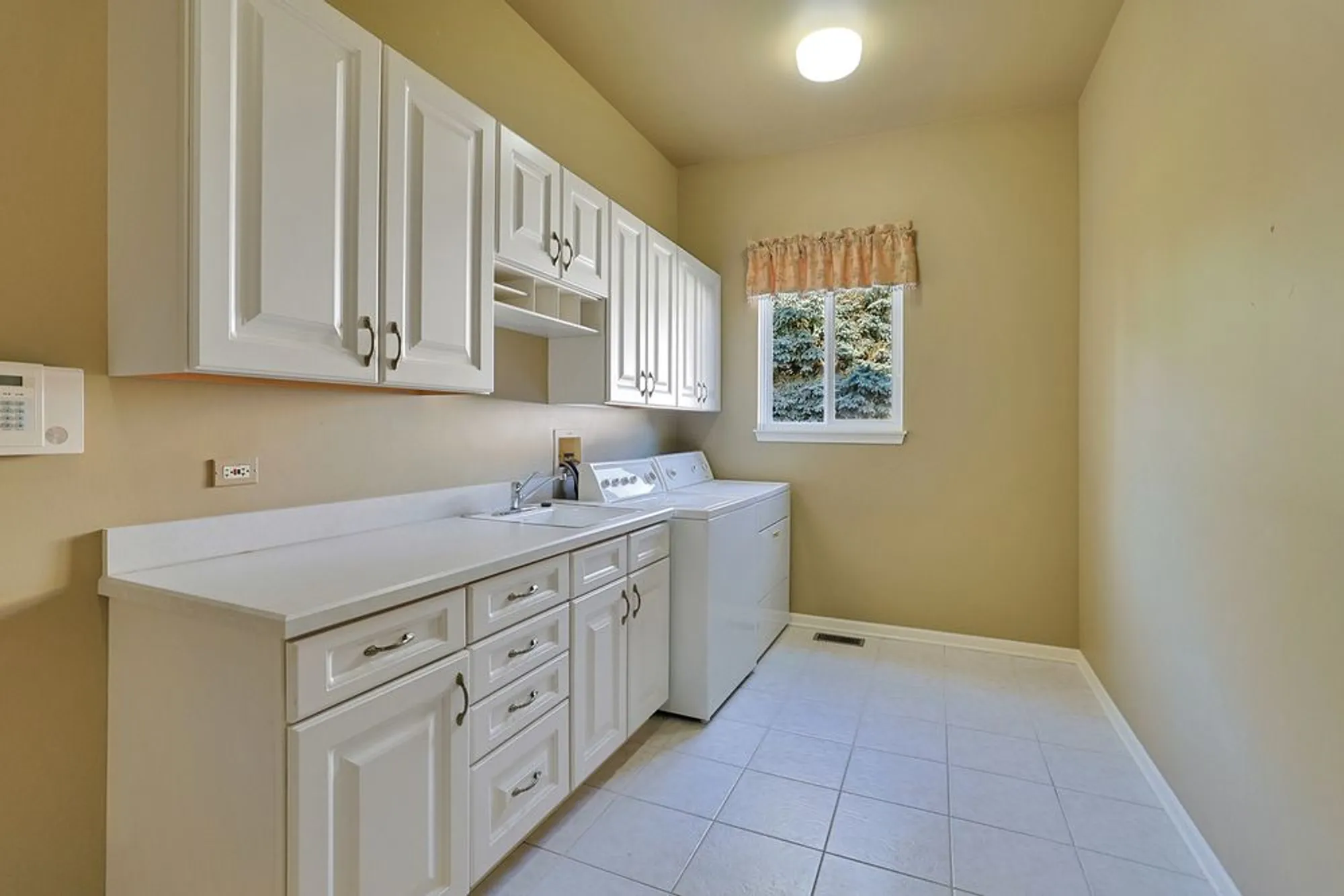 Property Slideshow image 25 of 36 | 12617 mulberry ct, Huntley, IL, 60142