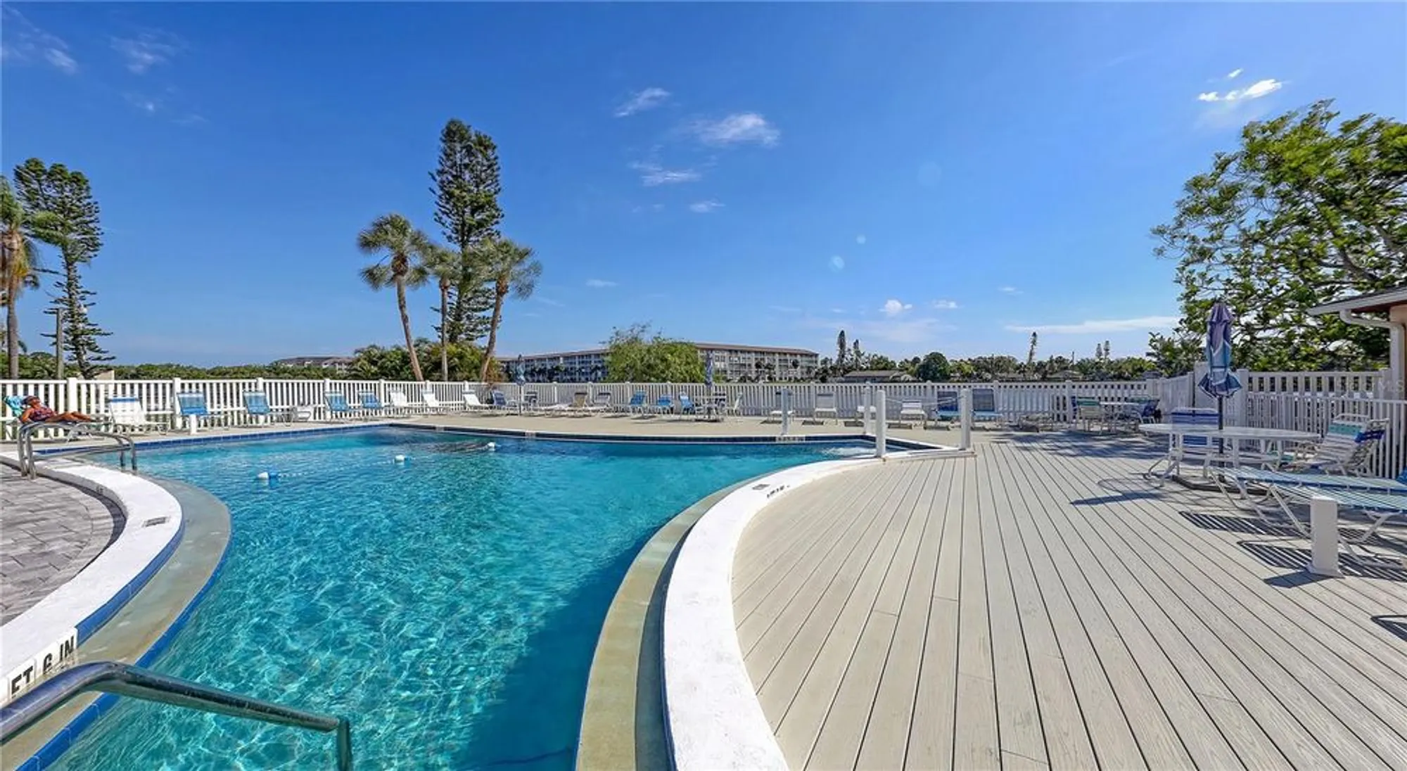 Property Slideshow image 27 of 37 | 3845 lake bayshore dr # f103, Bradenton, FL, 34205