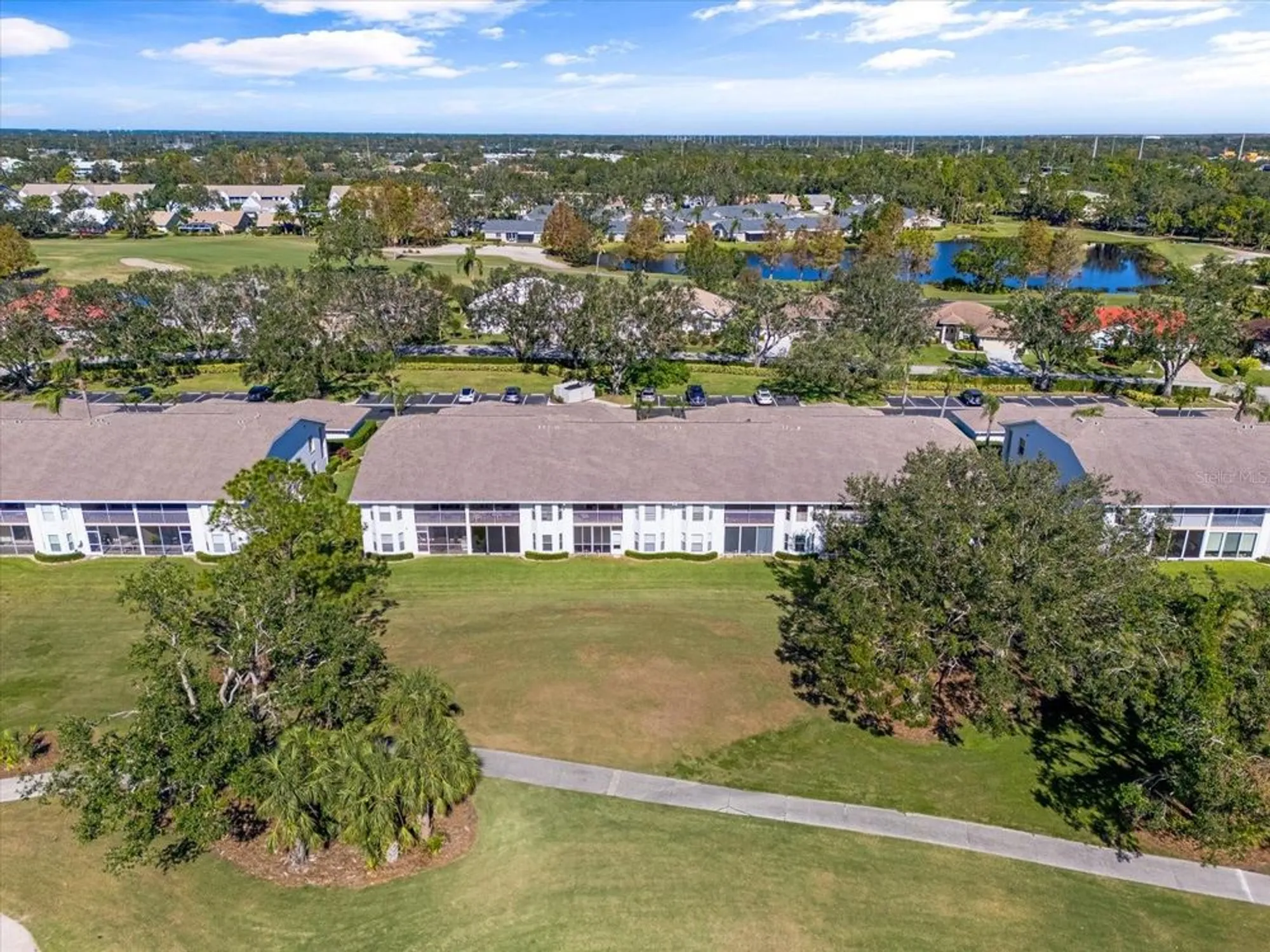 Property Slideshow image 55 of 67 | 6908 drewrys blf apt 711, Bradenton, FL, 34203