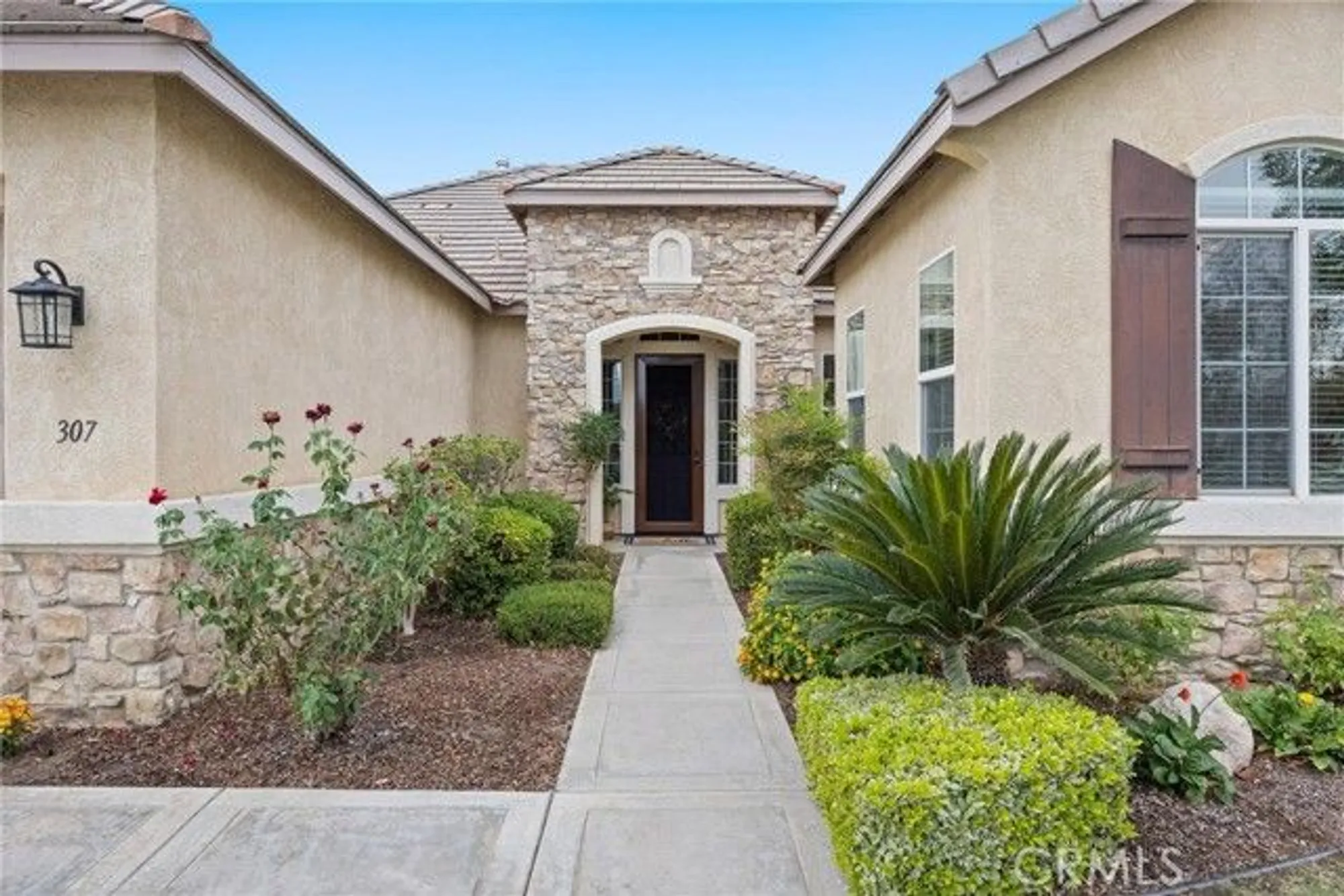 Property Slideshow image 4 of 53 | 307 coachman way, Bakersfield, CA, 93312