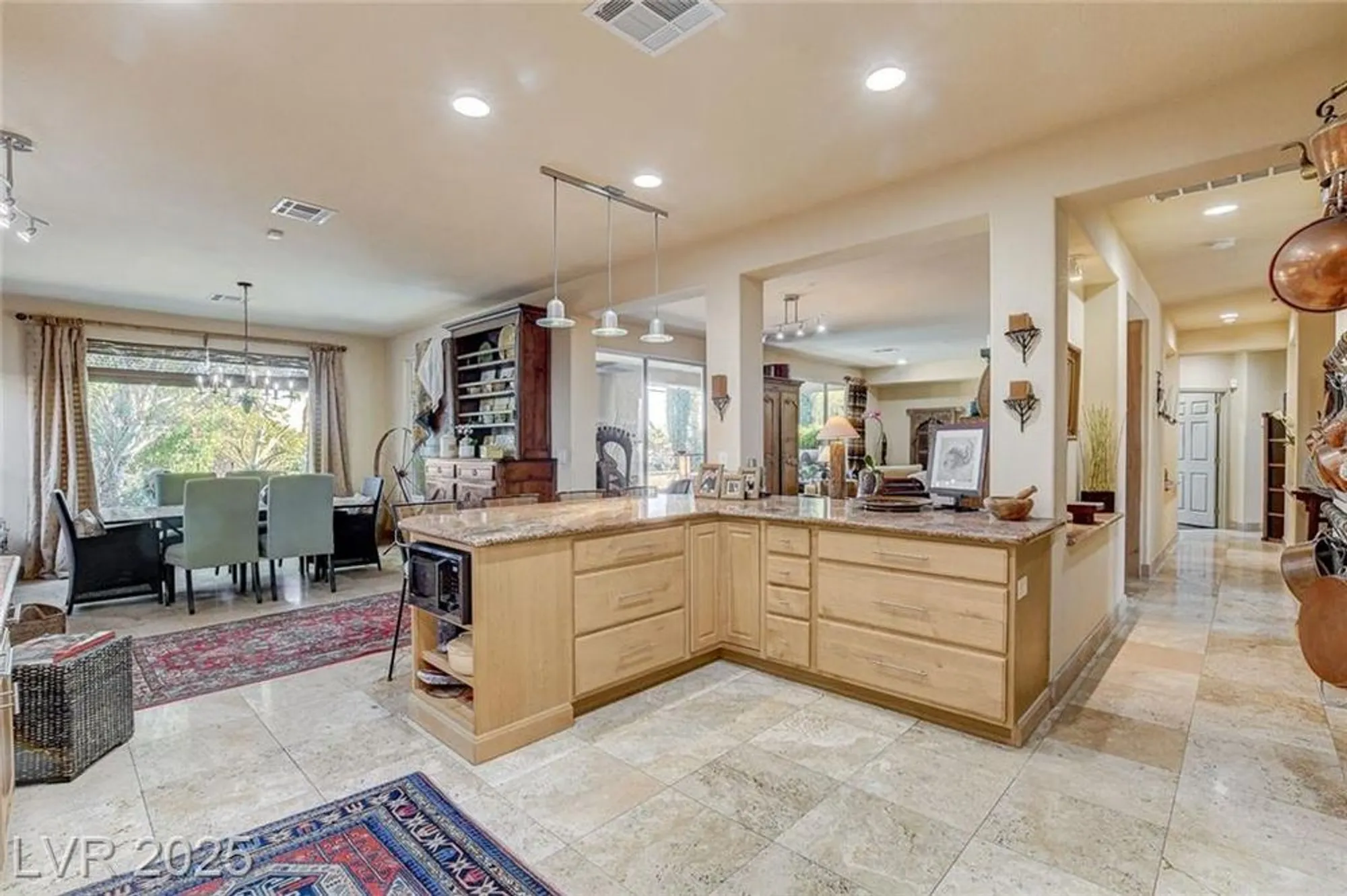 Property Slideshow image 20 of 56 | 5152 vincitor st, Las Vegas, NV, 89135