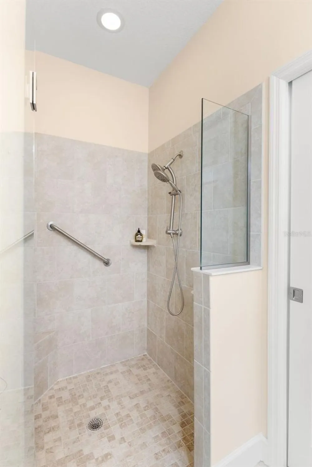 Property Slideshow image 32 of 66 | 2346 oakley green dr, Sun City Center, FL, 33573