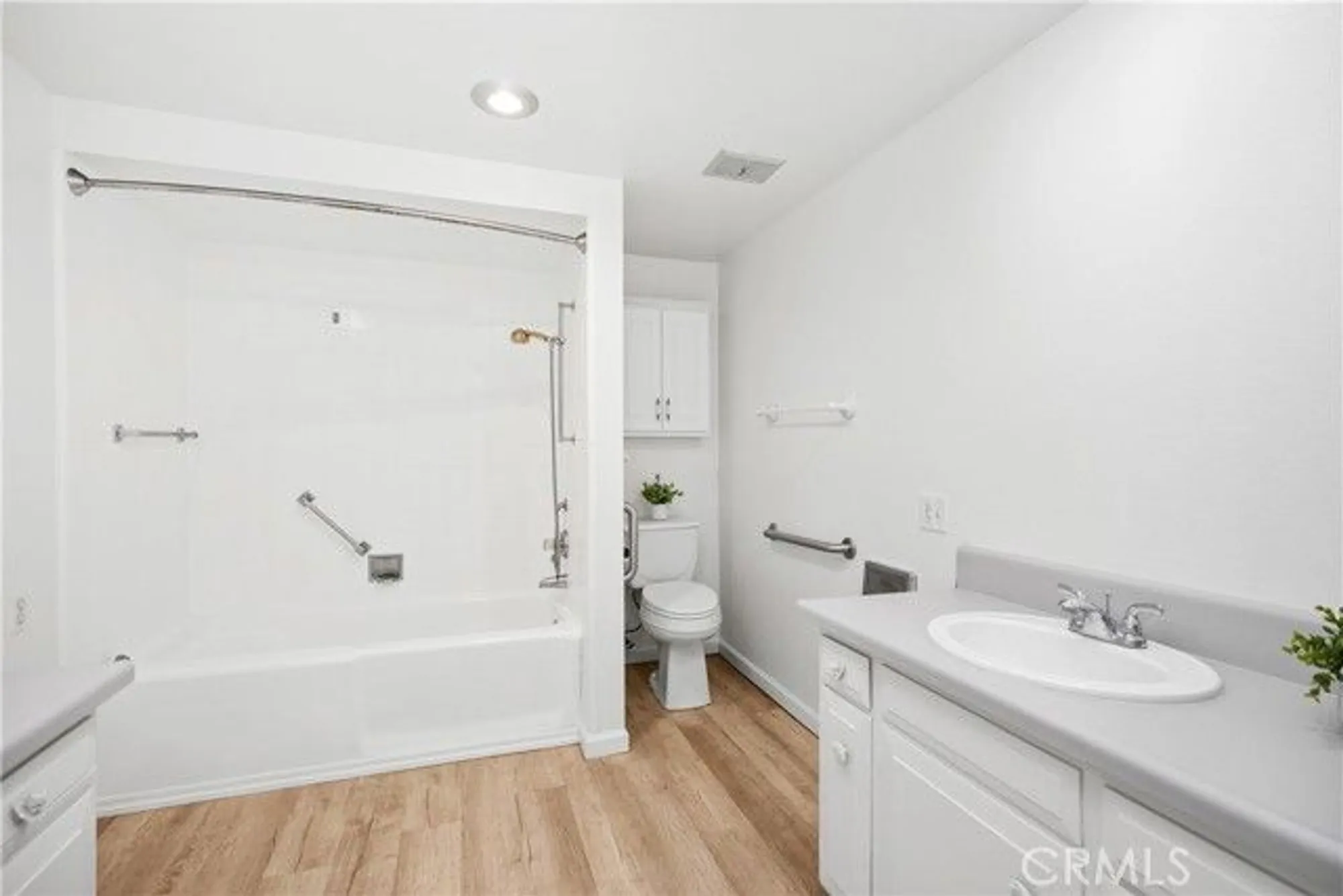 Property Slideshow image 13 of 51 | 111 via estrada d, Laguna Woods, CA, 92637