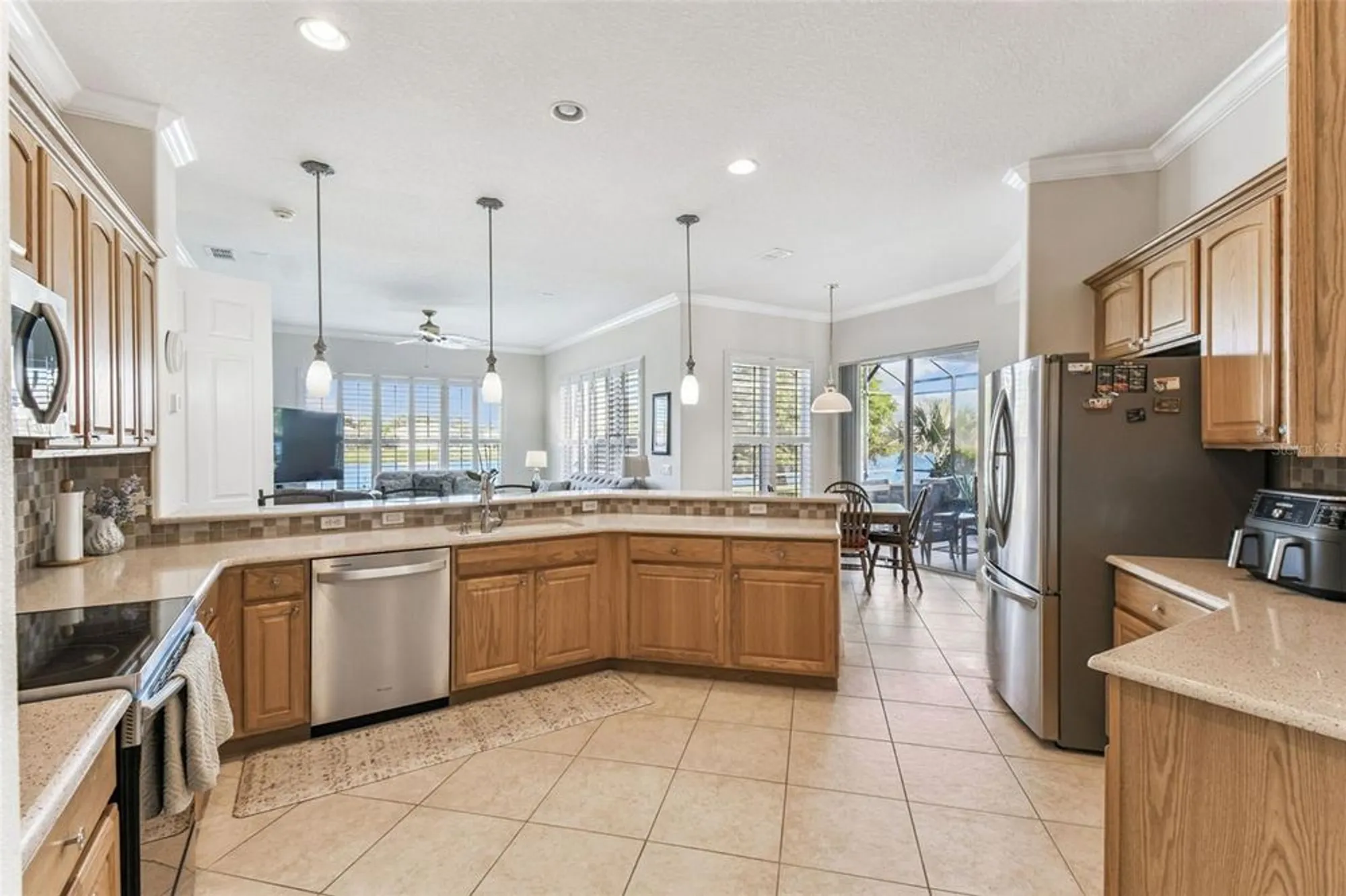 Property Slideshow image 7 of 49 | 722 shorehaven dr, Kissimmee, FL, 34759