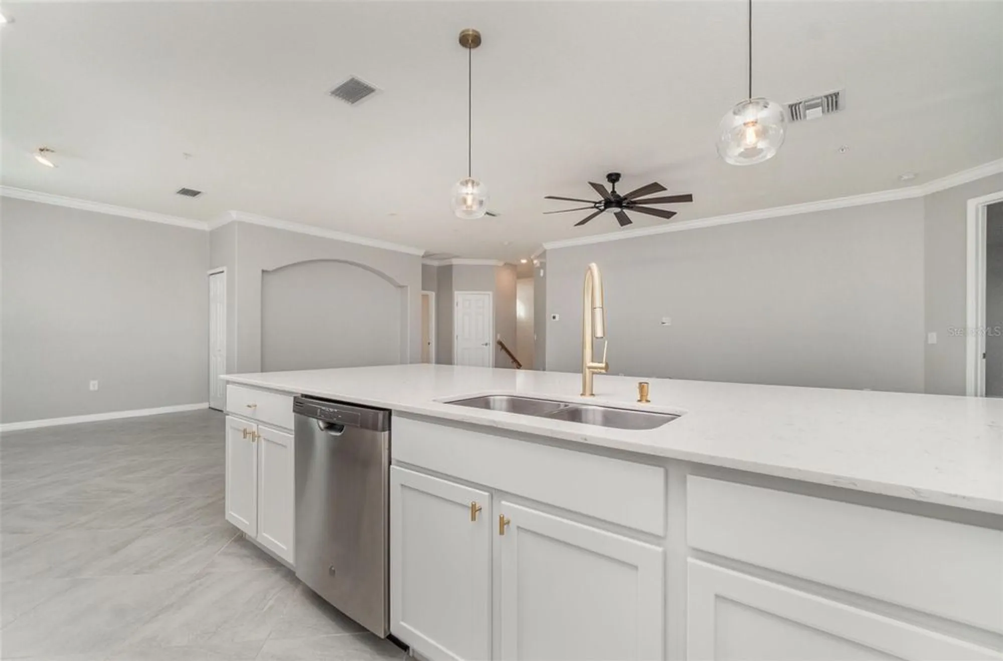 Property Slideshow image 15 of 33 | 10800 tarflower dr 202, Venice, FL, 34293