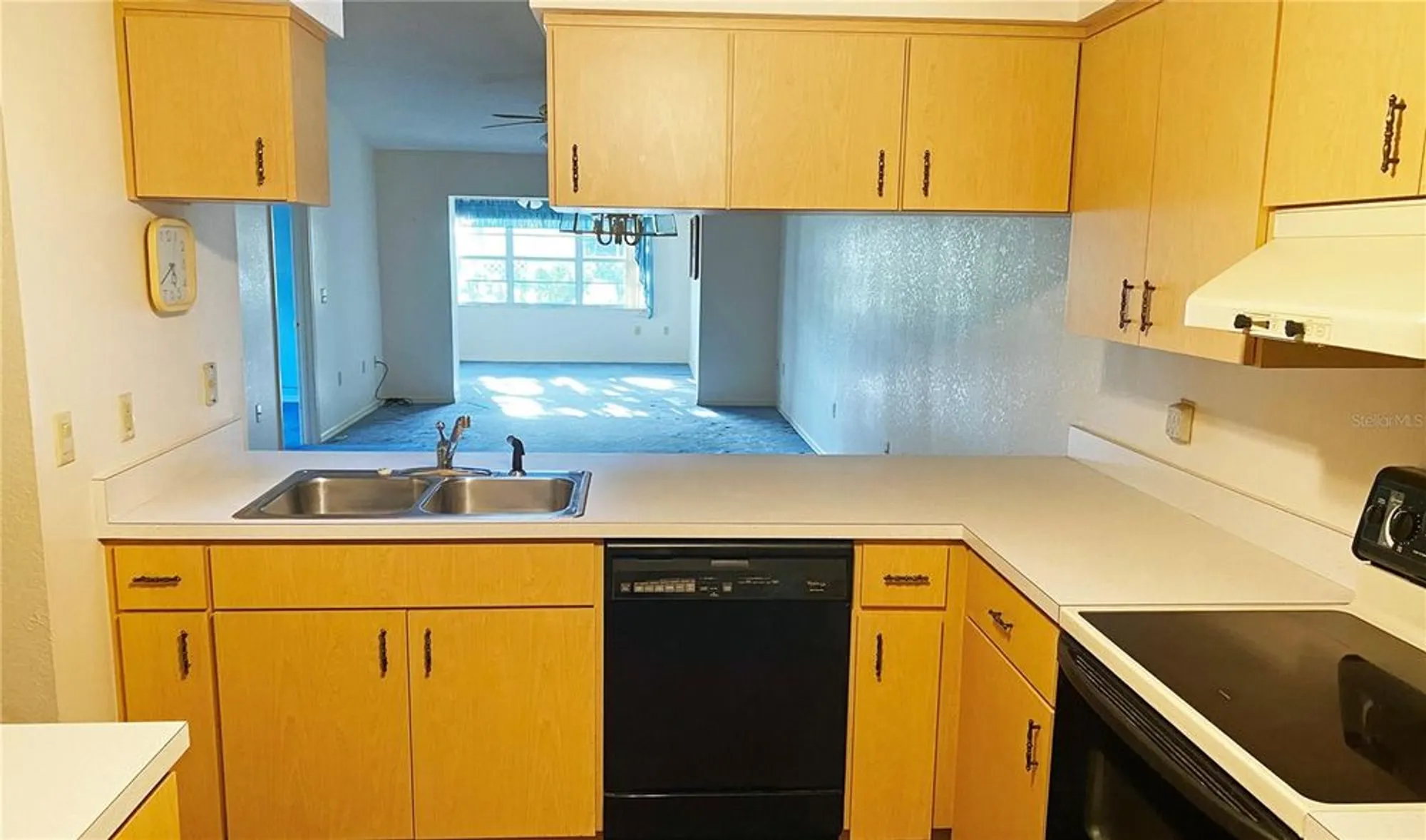 Property Slideshow image 5 of 13 | 1518 oakview cir, Winter Haven, FL, 33880