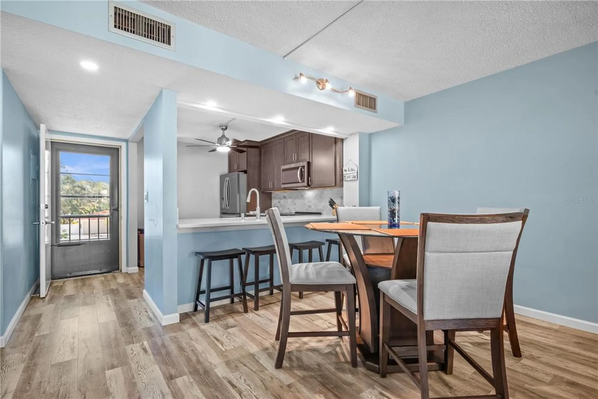 Property Slideshow image 6 of 34 | 14130 rosemary ln 5209, Largo, FL, 33774