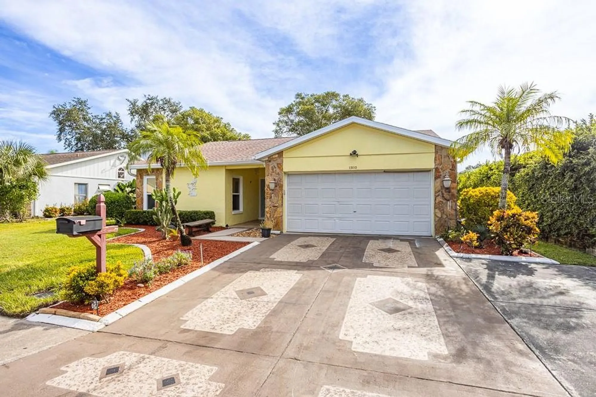 Property Slideshow image 4 of 54 | 13110 elgar pl, Riverview, FL, 33579