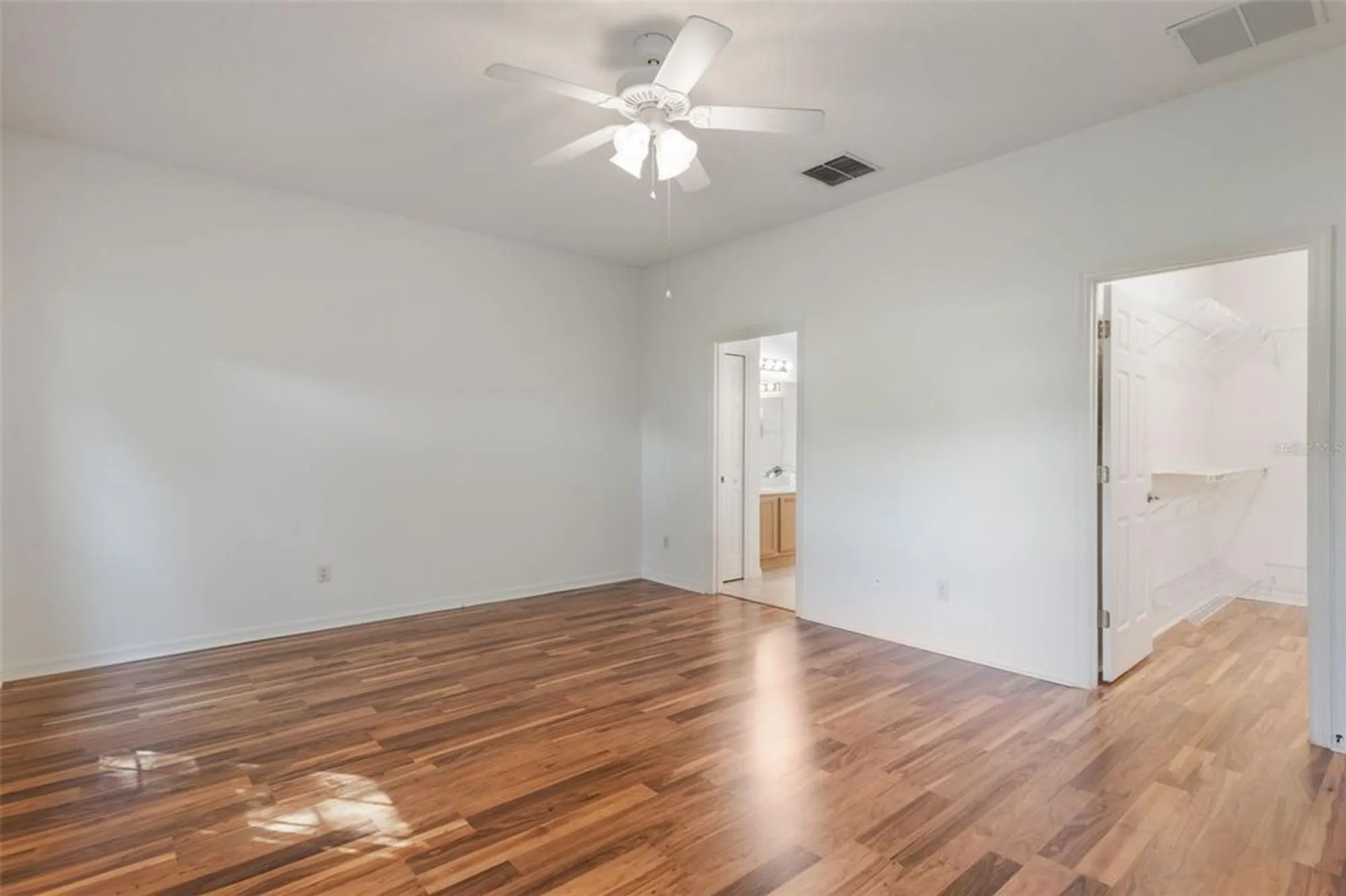 Property Slideshow image 15 of 61 | 24502 parlange ct, Leesburg, FL, 34748