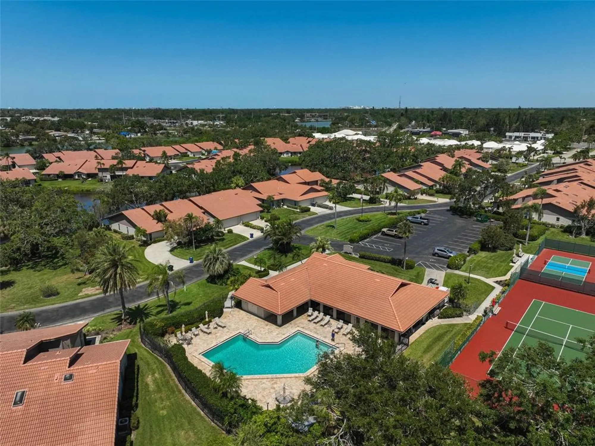 Property Slideshow image 56 of 61 | 3890 wilshire cir 27, Sarasota, FL, 34238