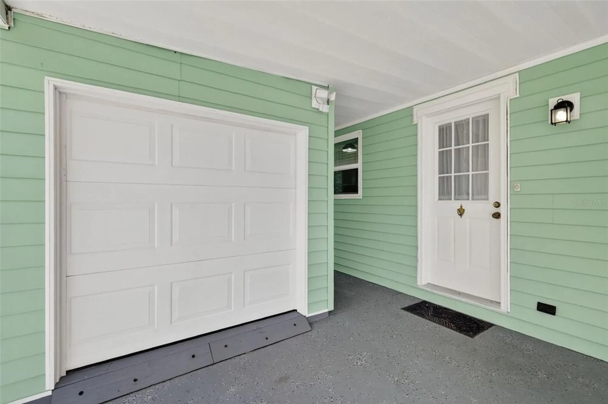 Property Slideshow image 3 of 30 | 1604 kiley ct, Lady Lake, FL, 32159