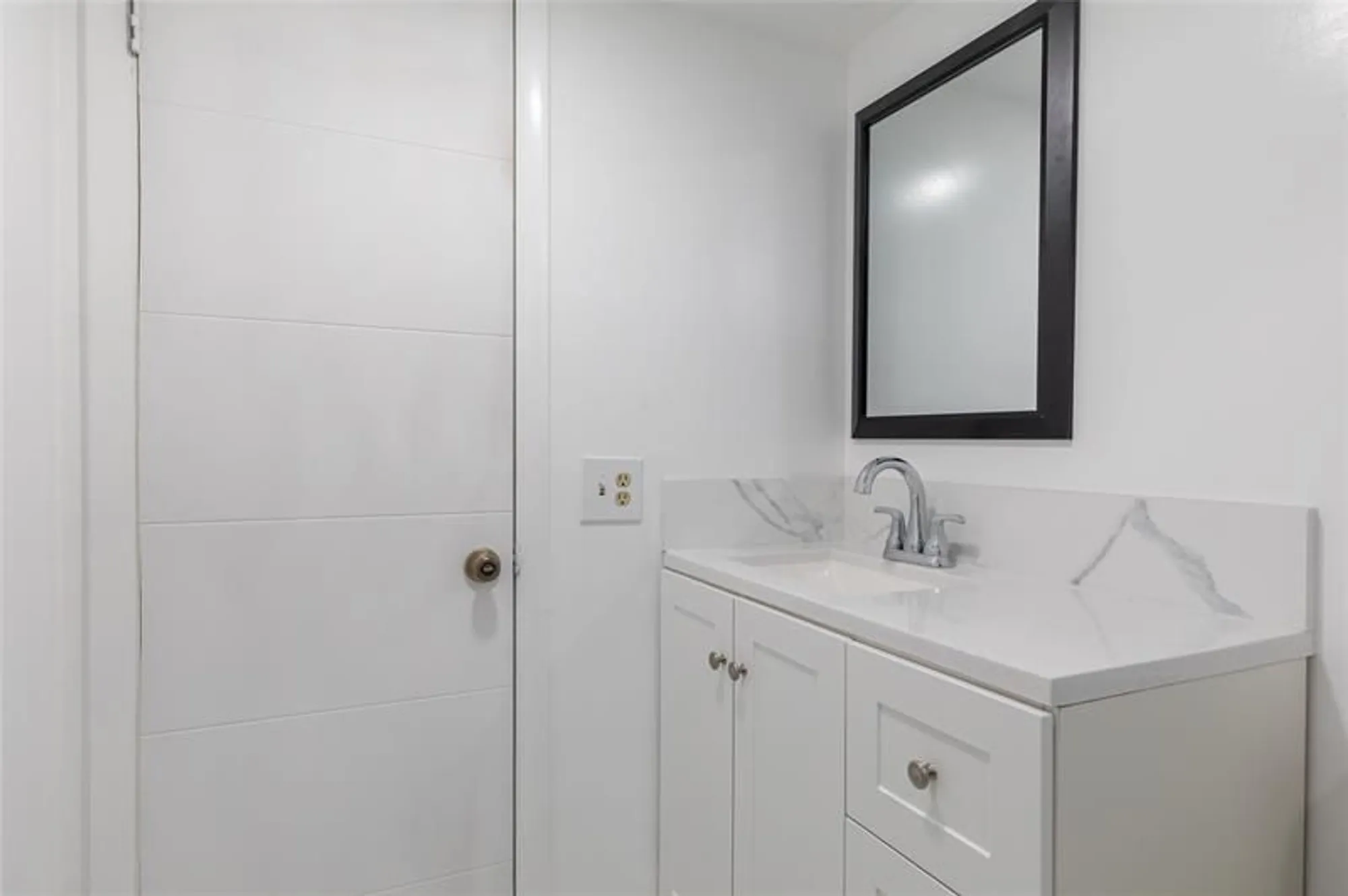 Property Slideshow image 18 of 39 | 3081 nw 47th ter 107, Lauderdale Lakes, FL, 33313