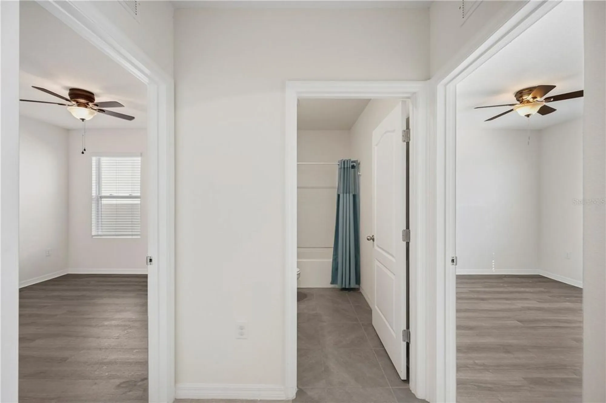 Property Slideshow image 5 of 41 | 2719 grandbury grove rd, Lakeland, FL, 33811