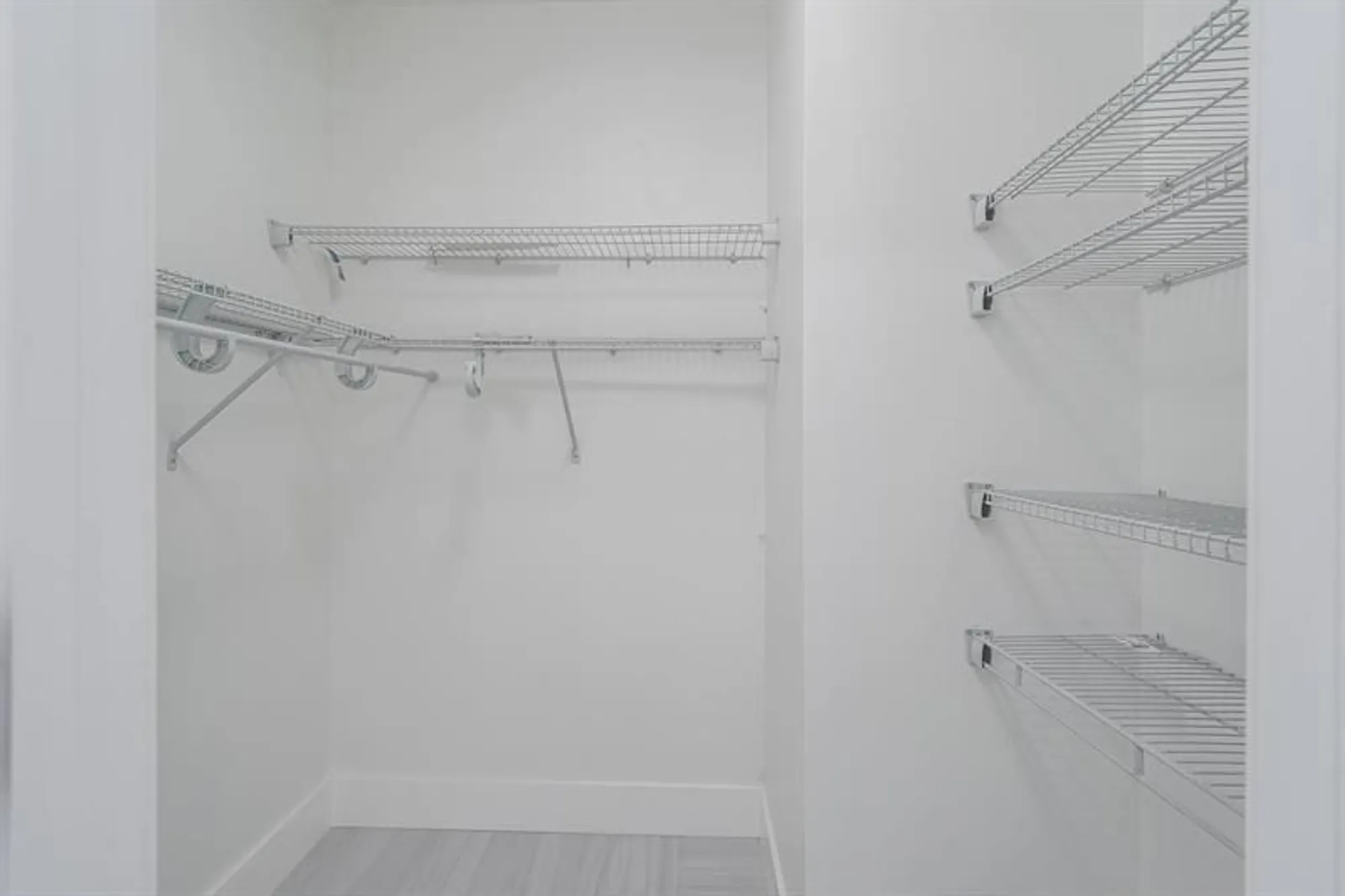 Property Slideshow image 16 of 61 | 9811 n hollybrook lake dr 308, Pembroke Pines, FL, 33025