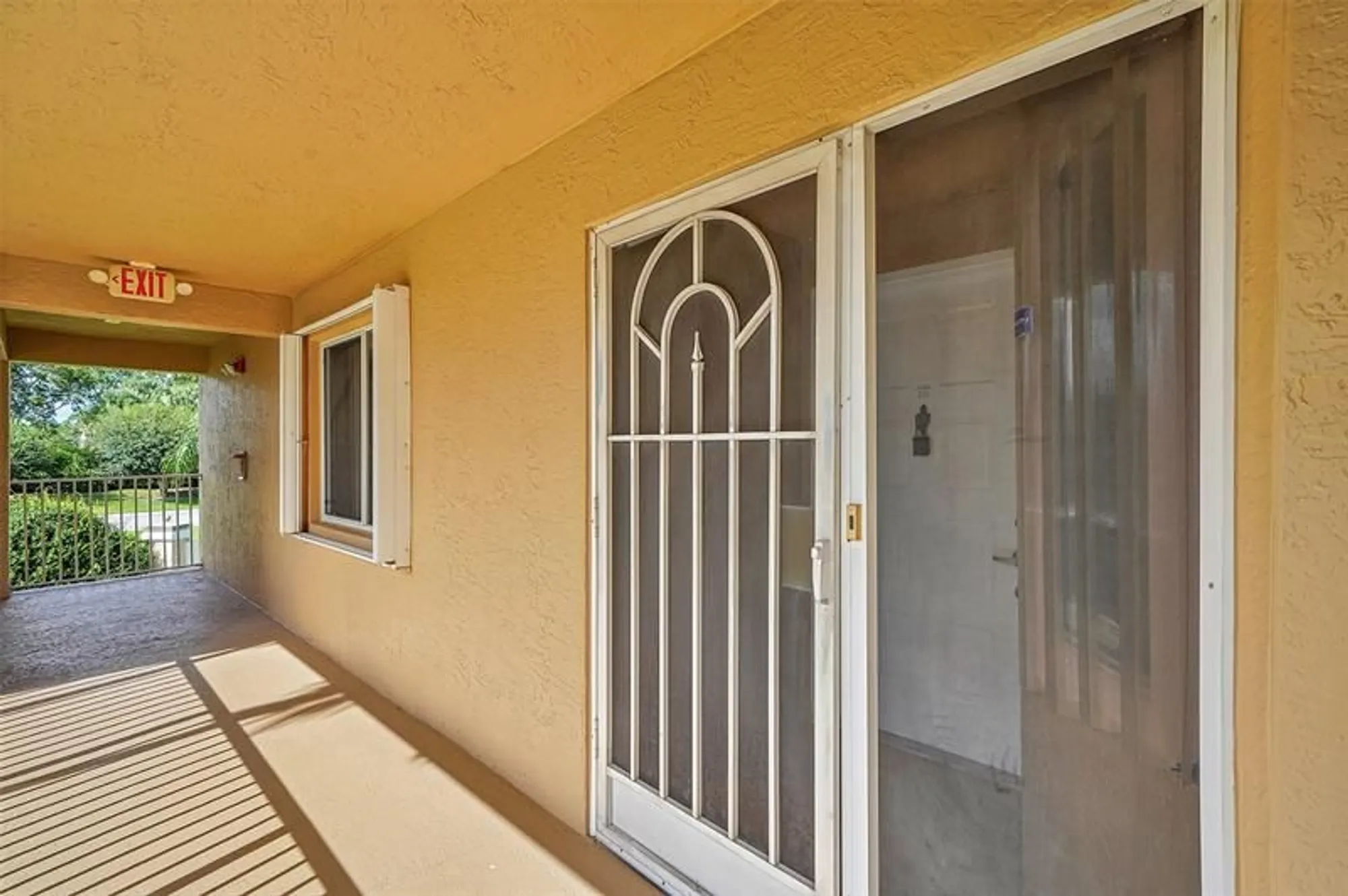 Property Slideshow image 5 of 36 | 5876 regal glen dr 201, Boynton Beach, FL, 33437