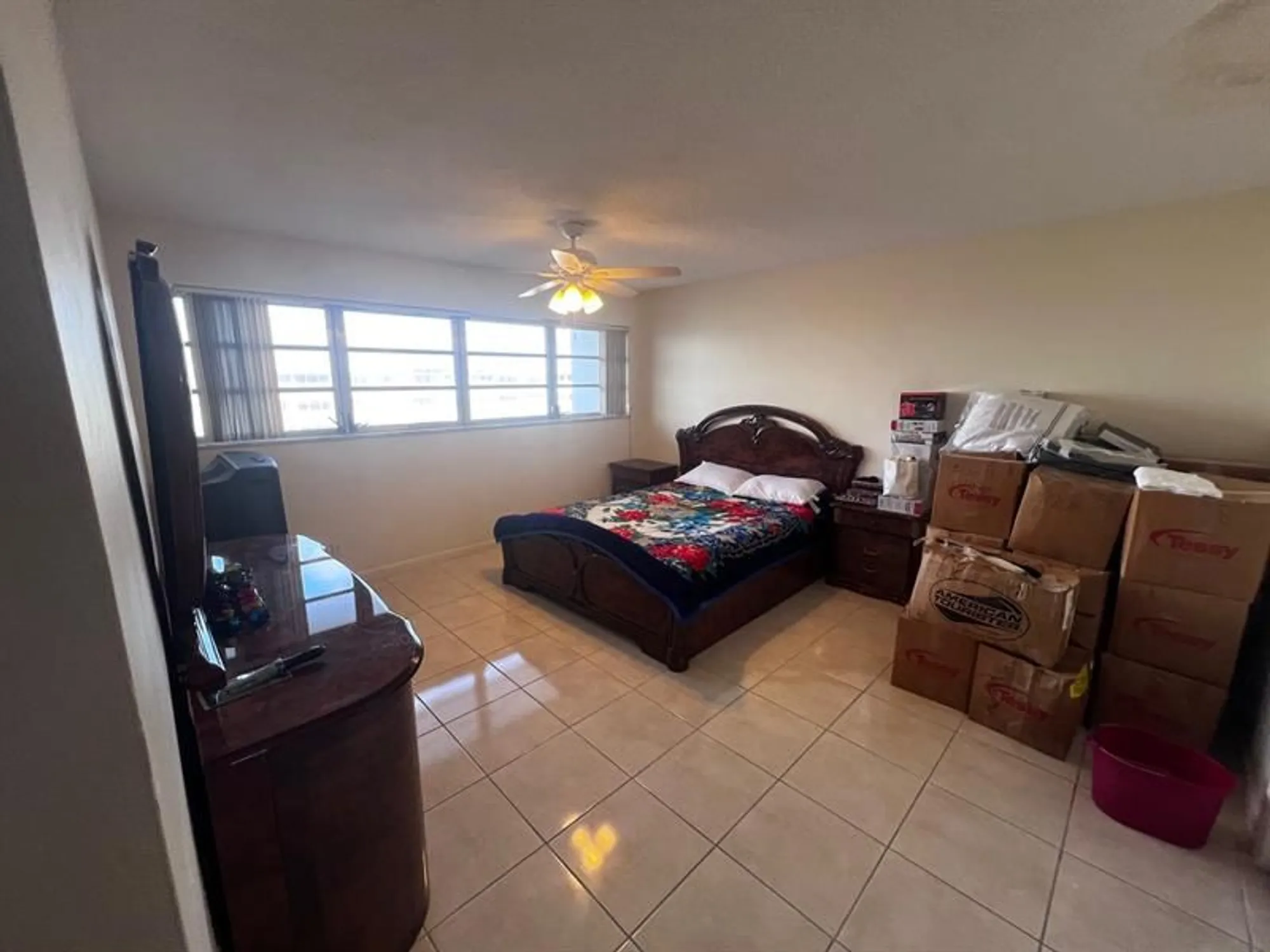 Property Slideshow image 11 of 19 | 329 se 3rd st 502t, Hallandale Beach, FL, 33009