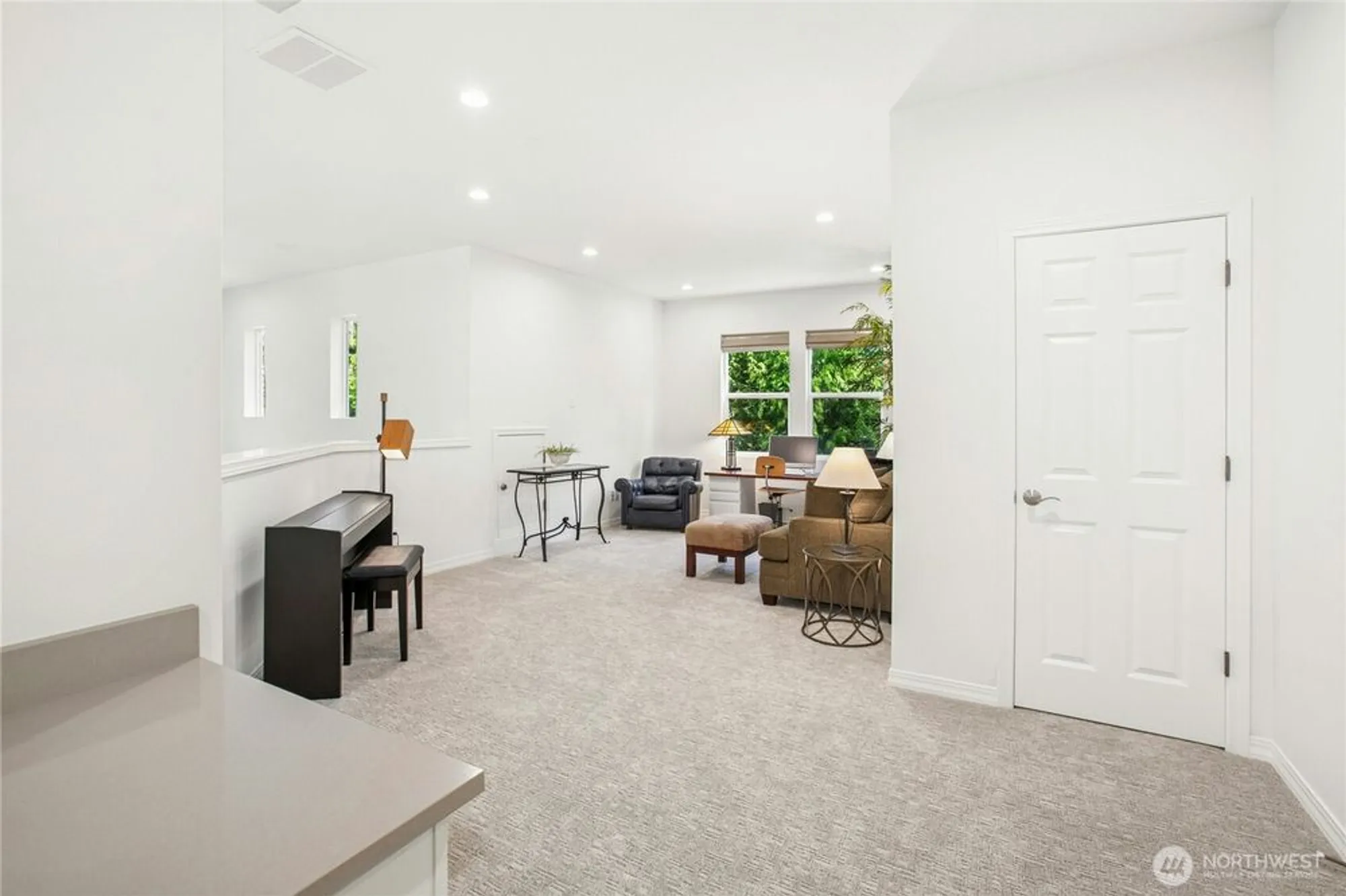 Property Slideshow image 13 of 25 | 22864 ne 130th st, Redmond, WA, 98053